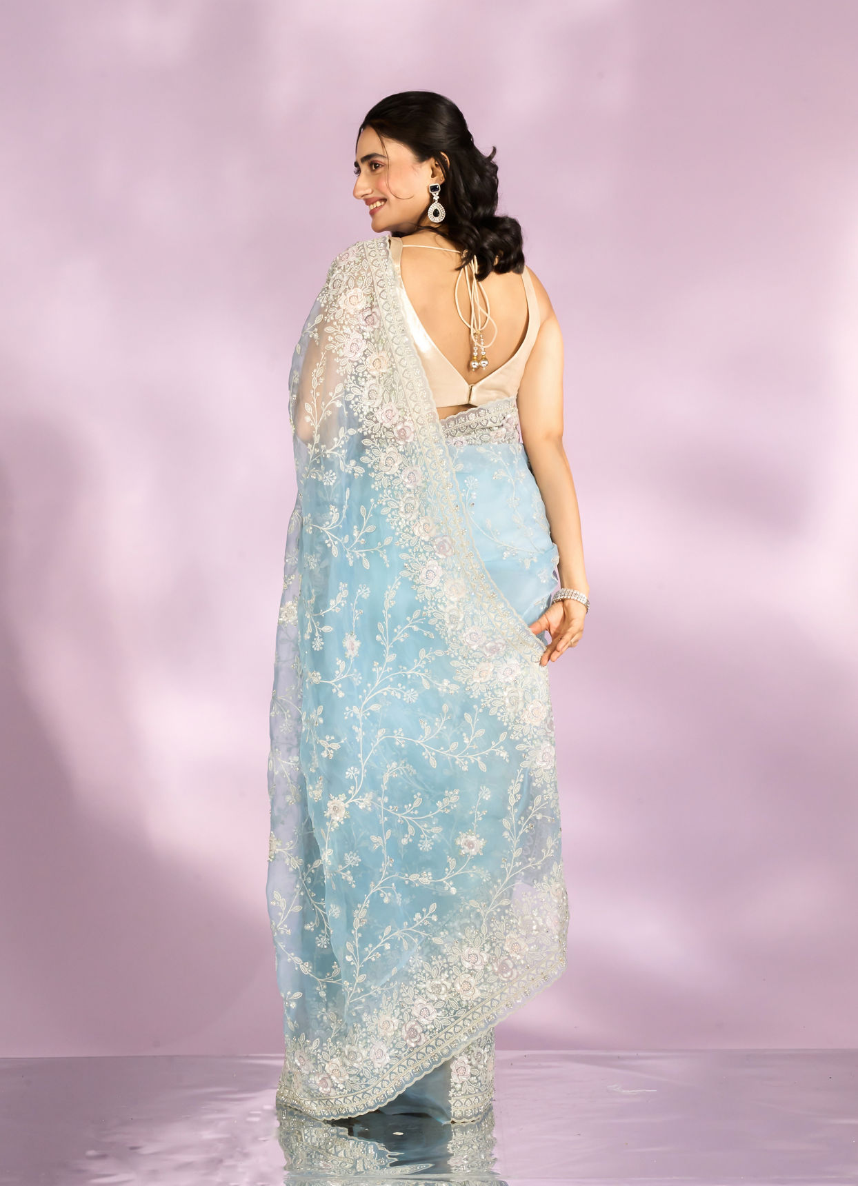 Mohey Women Mesmerizing Light Blue Organza Saree