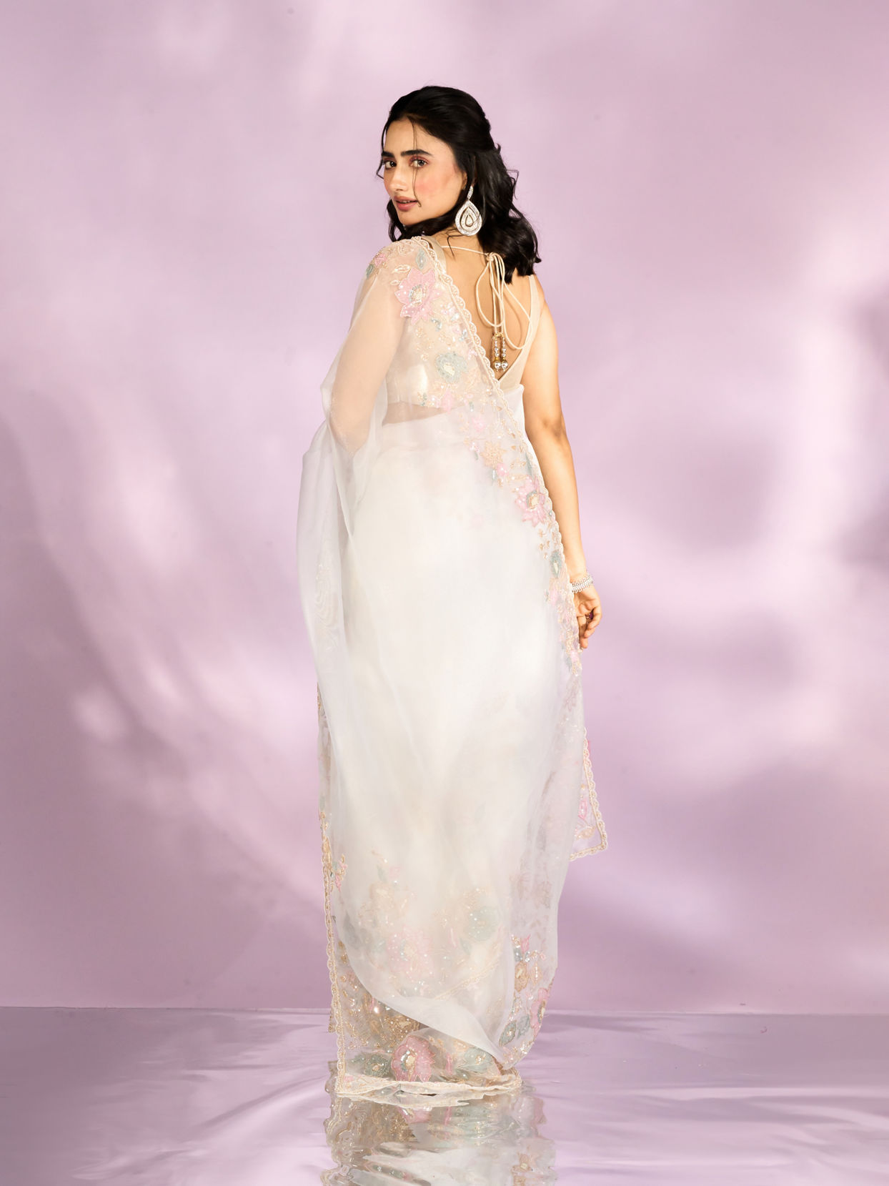 Mohey Women Gleaming White Organza Saree