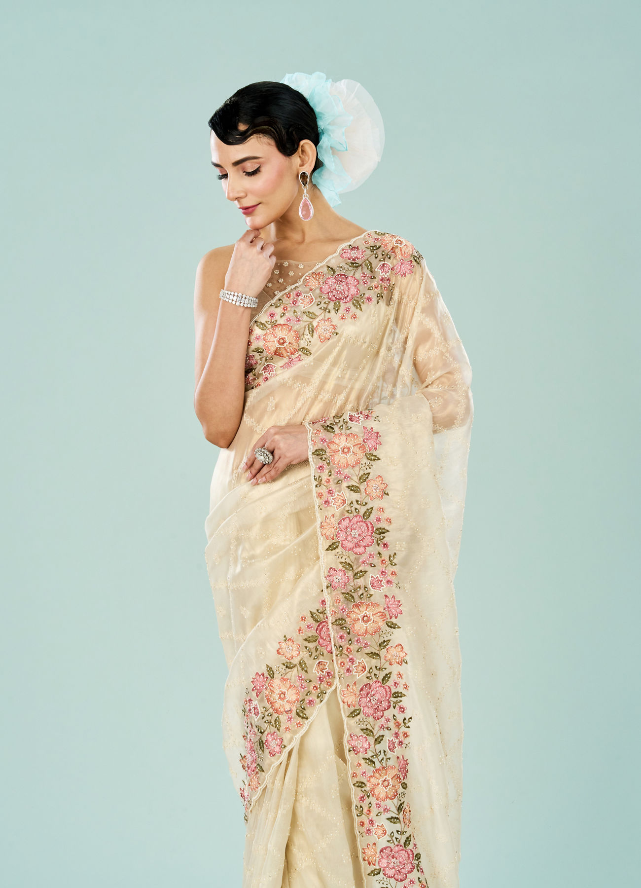 Mohey Women Cream Dream Organza Saree