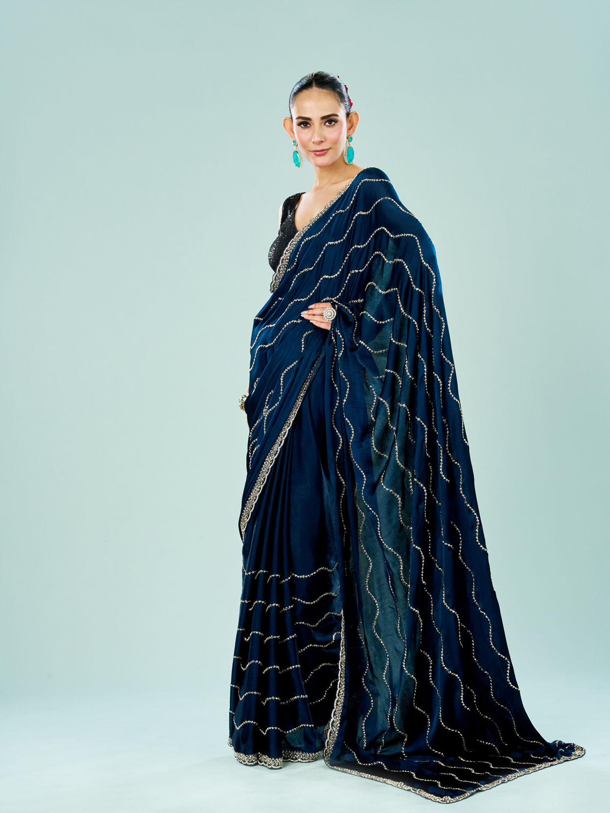 Mohey Women Indigo Blue Satin Saree