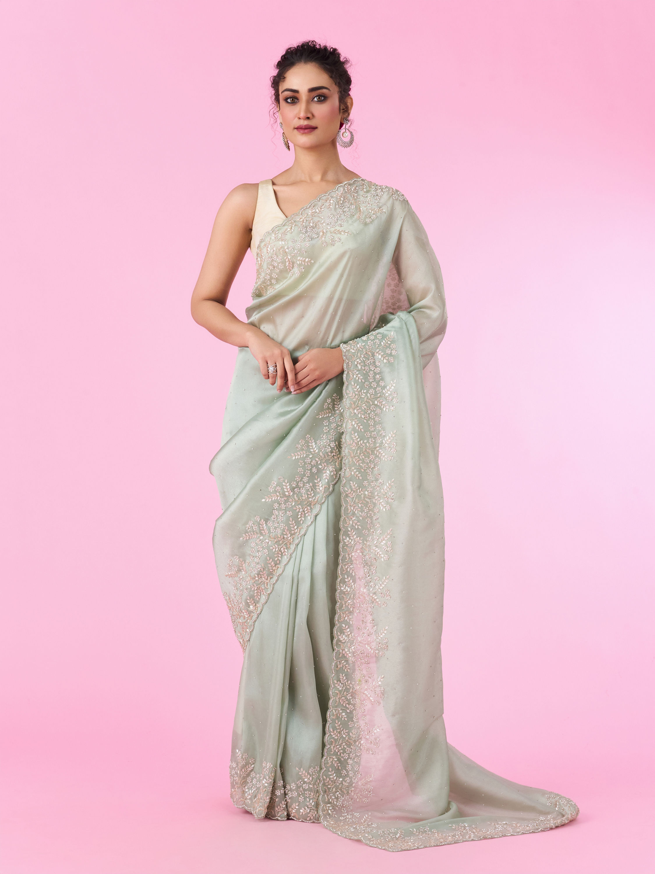 Mohey Women Opulent Green Organza Saree