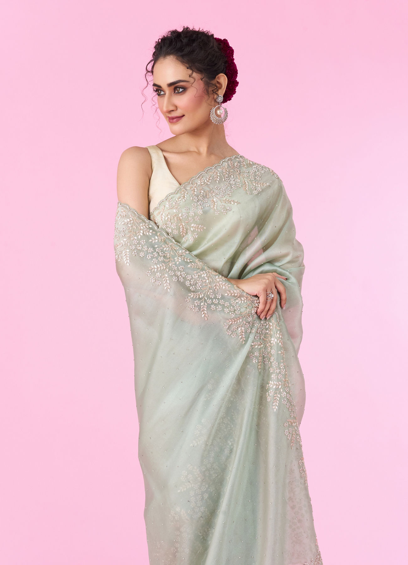Mohey Women Opulent Green Organza Saree