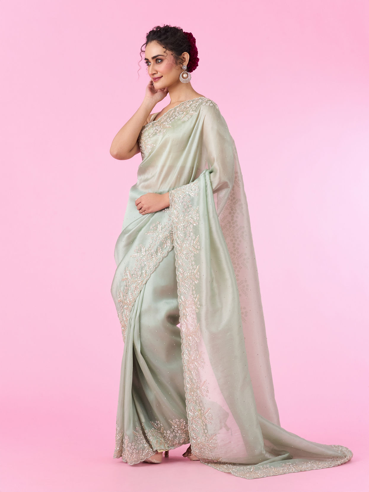 Mohey Women Opulent Green Organza Saree