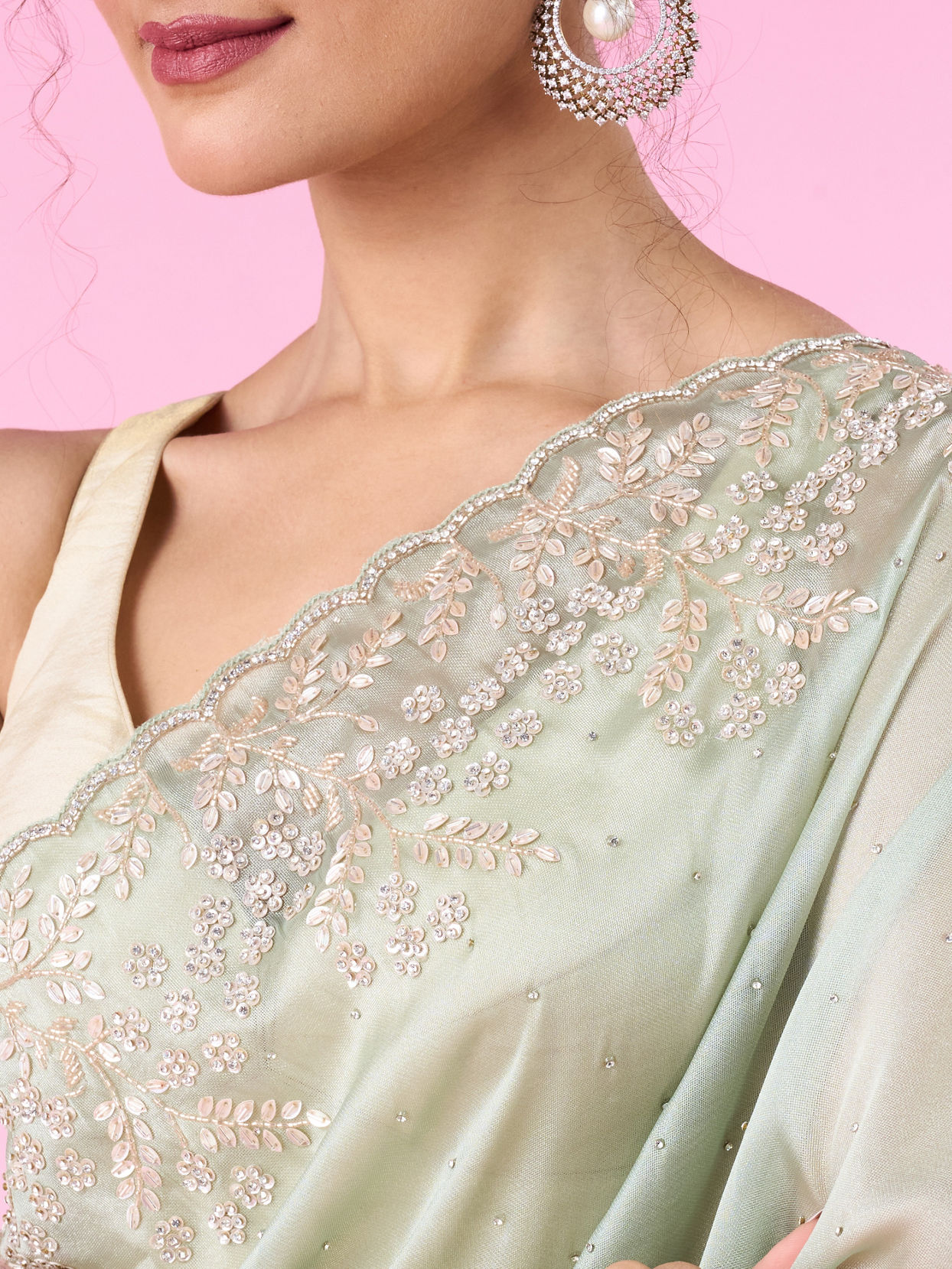 Mohey Women Opulent Green Organza Saree