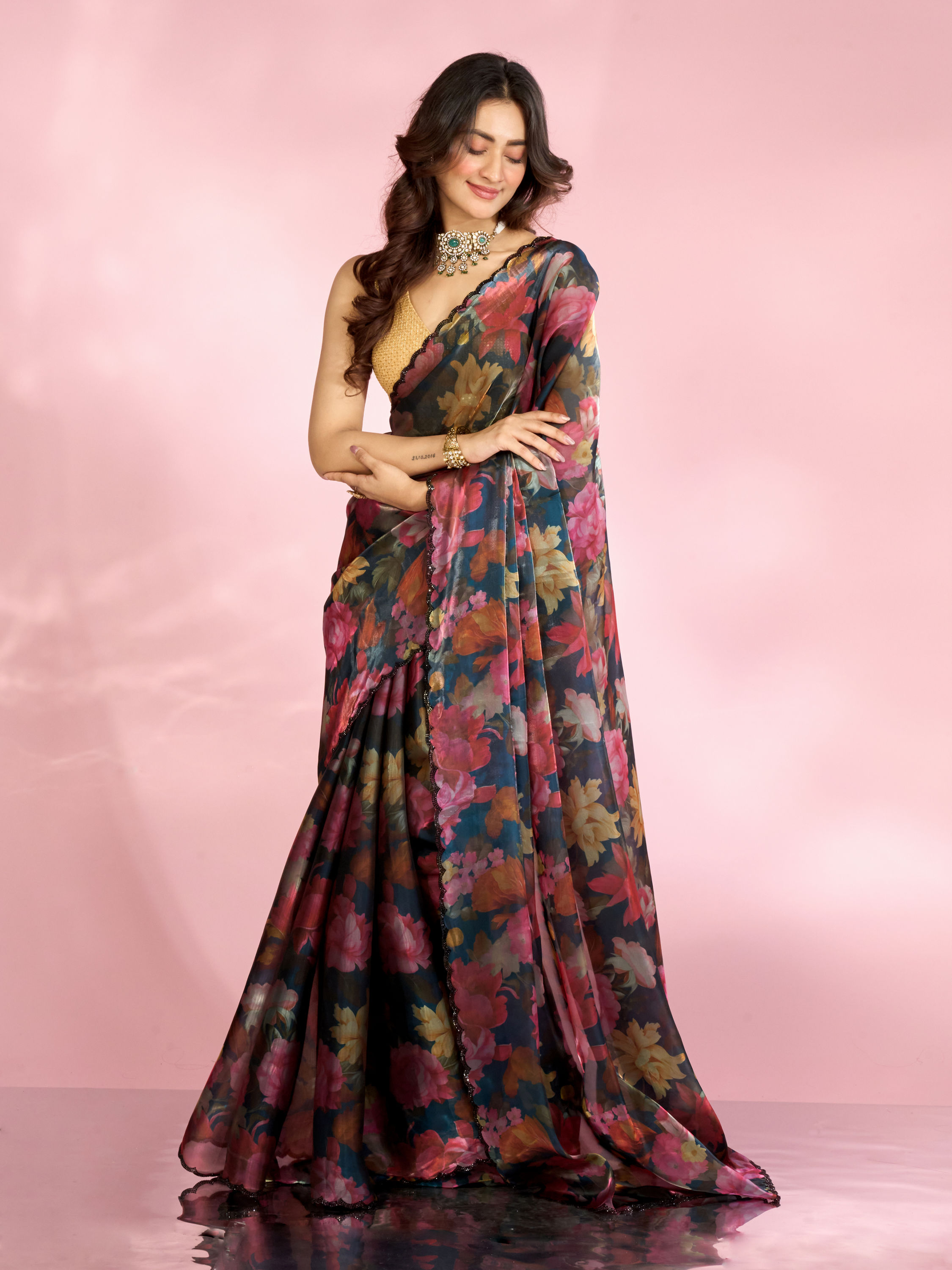 Mohey Women Elegant Blue Organza Saree