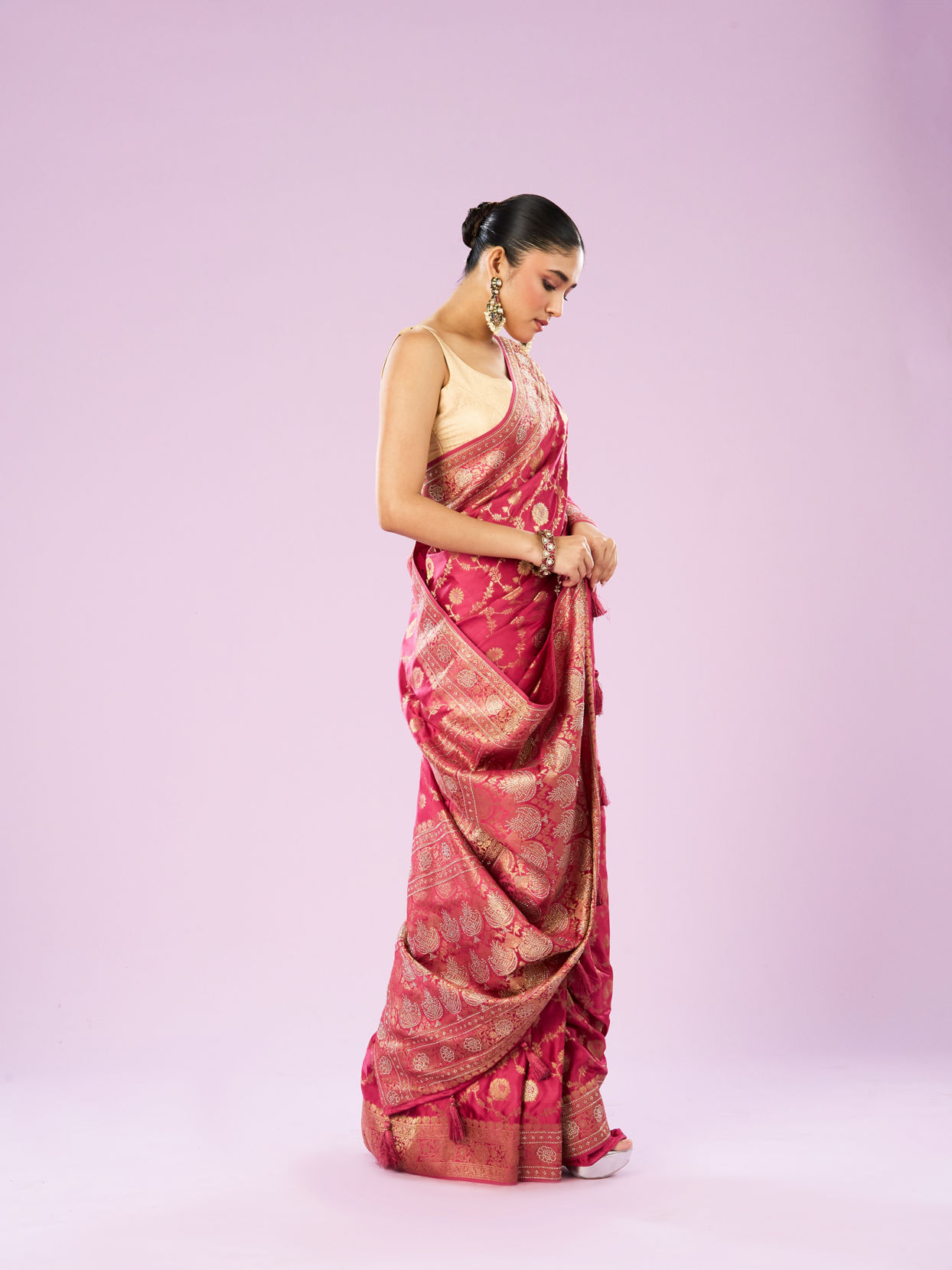 Mohey Women Dazzling Dusty Pink Saree
