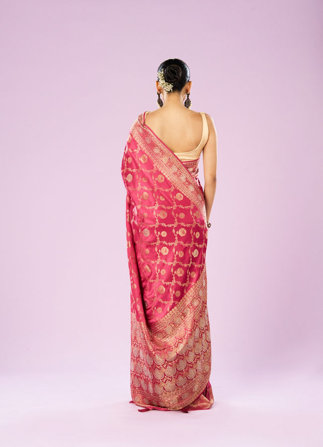Mohey Women Dazzling Dusty Pink Saree