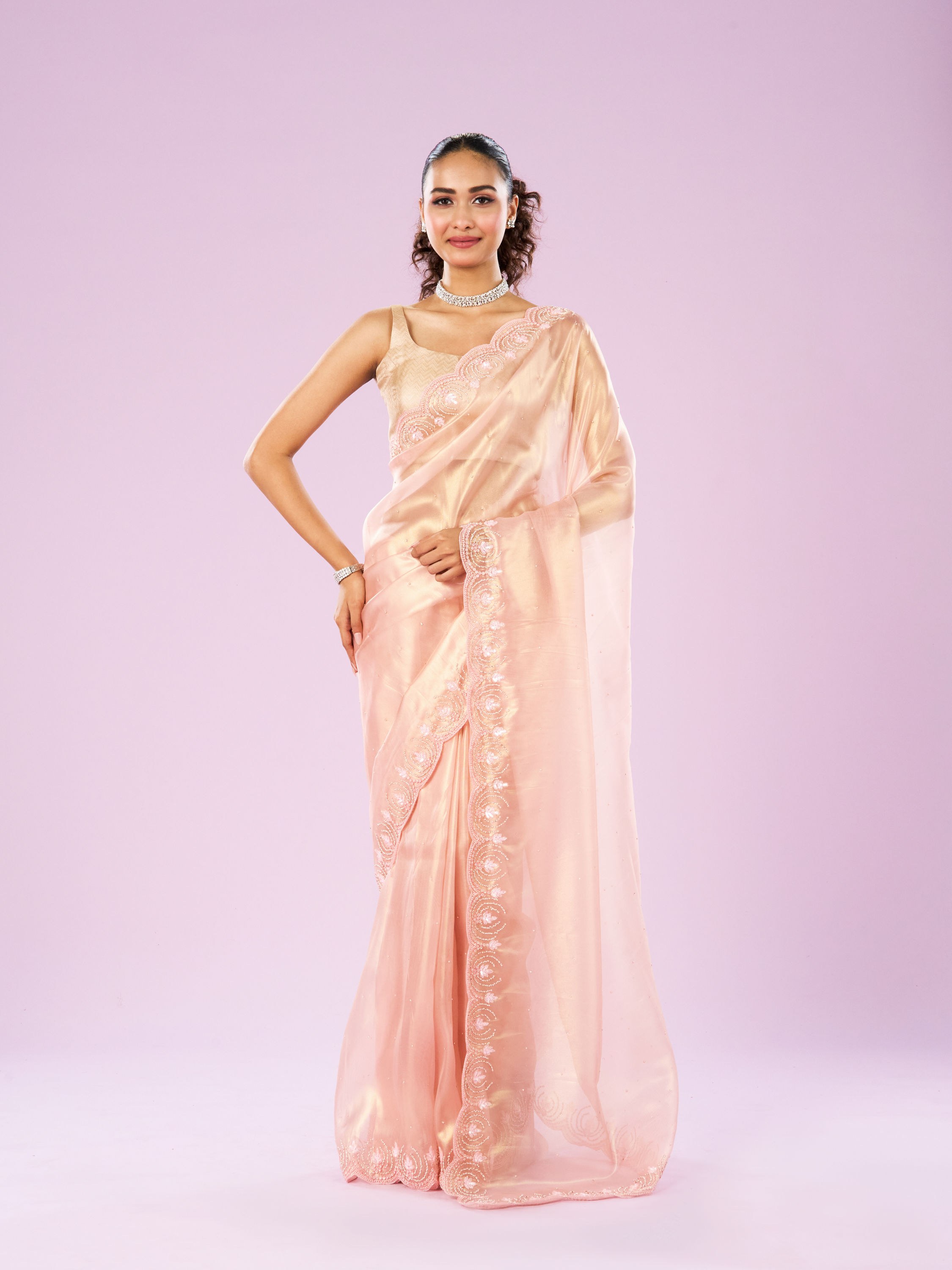 Mohey Women Ravishing Pink Organza Saree