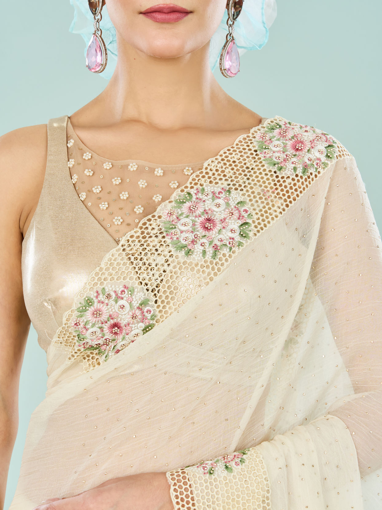 Mohey Women Elegant Cream Chiffon Saree