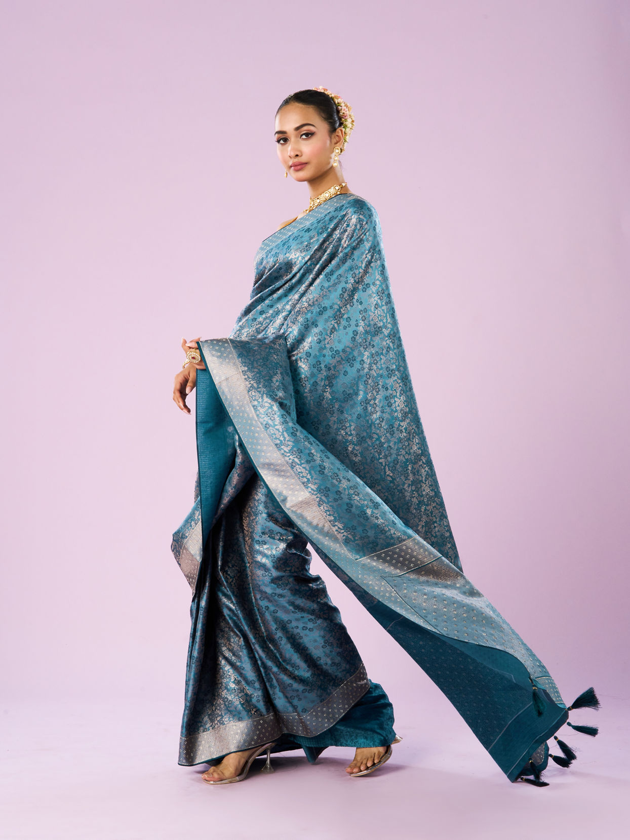 Mohey Women Ethereal Light Blue Saree