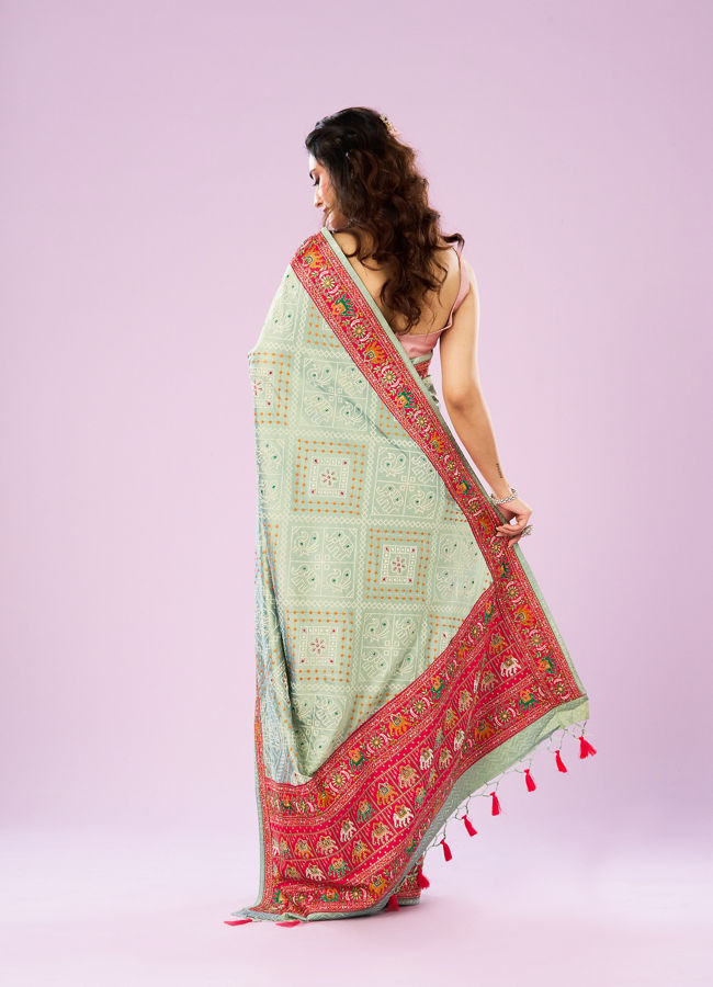 Mohey Women Sea Green Splendor Saree