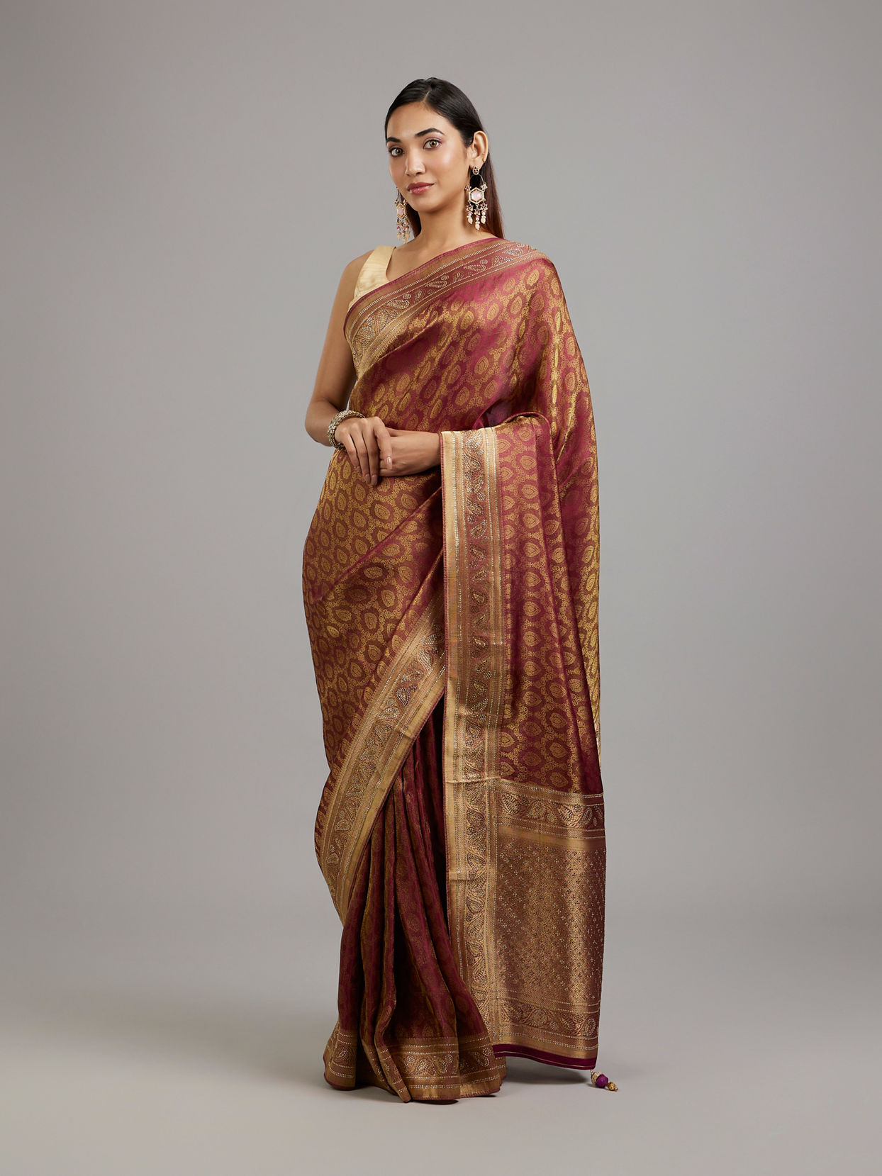 Mohey Women Elegant Wine Saree