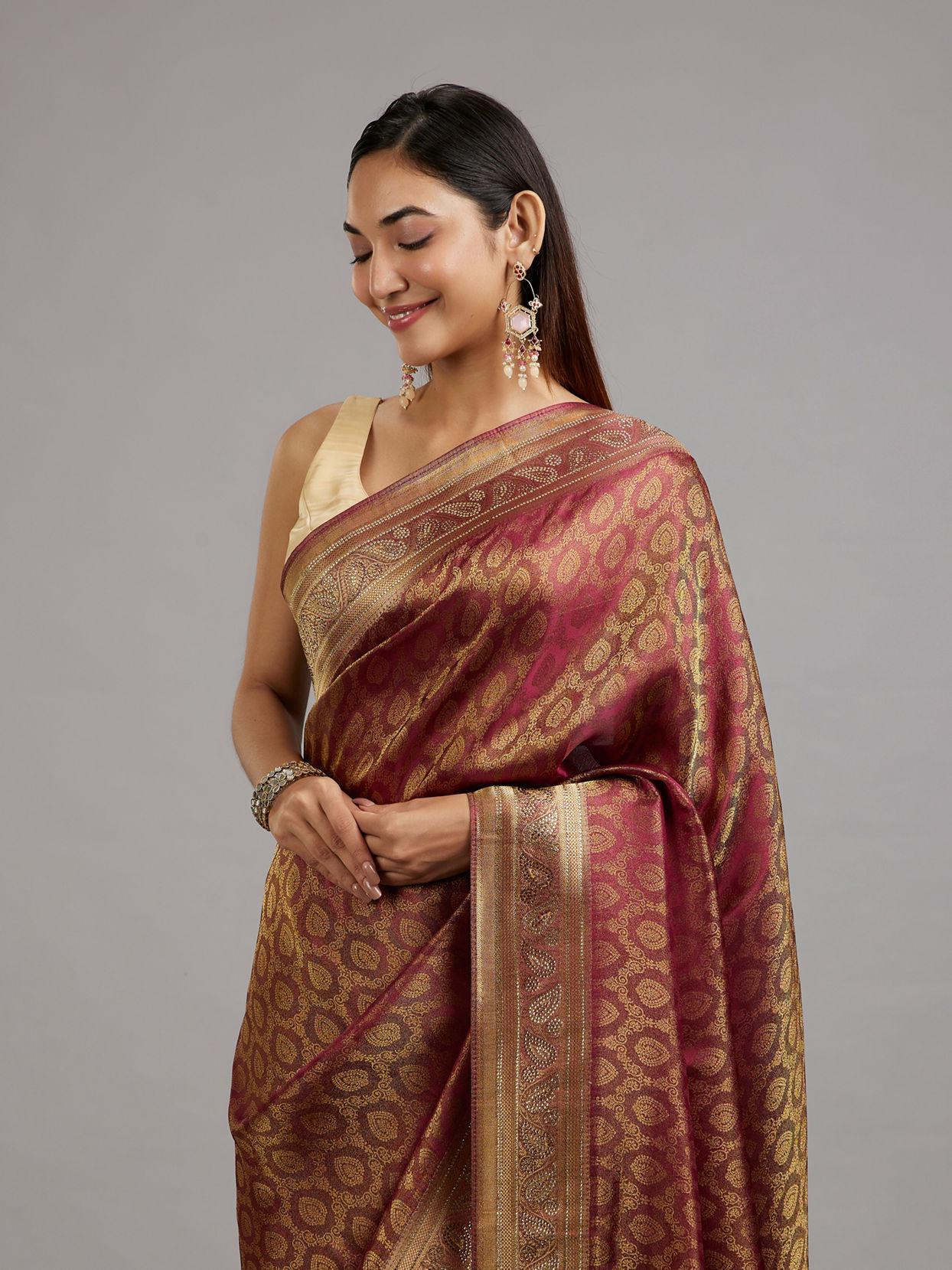 Mohey Women Elegant Wine Saree