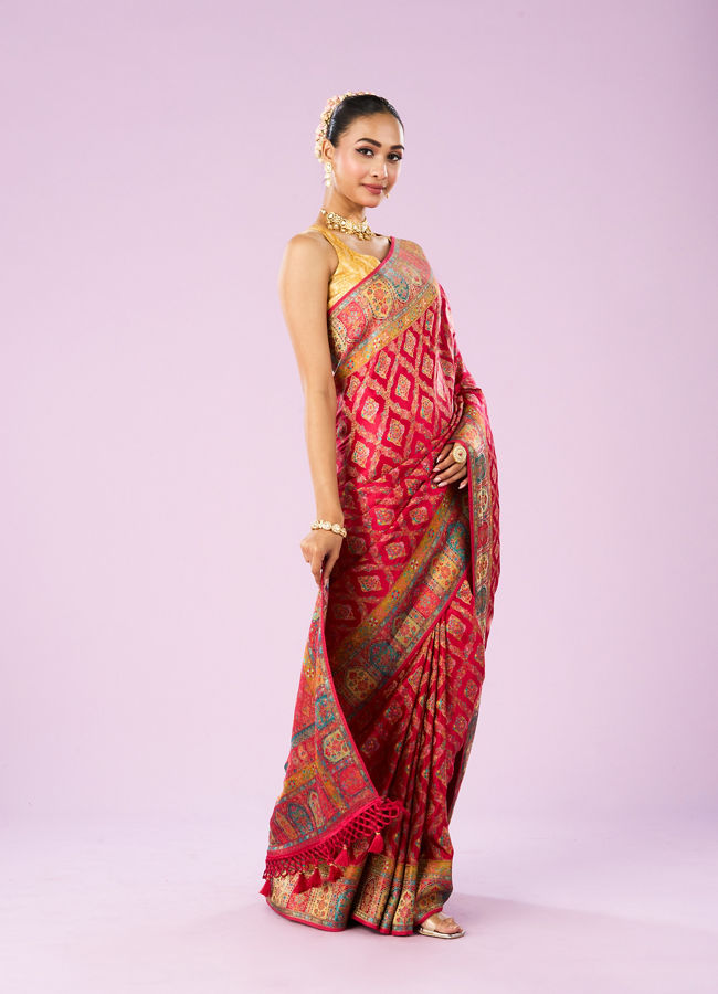 Mohey Women Elegance Overlaid Pink Saree