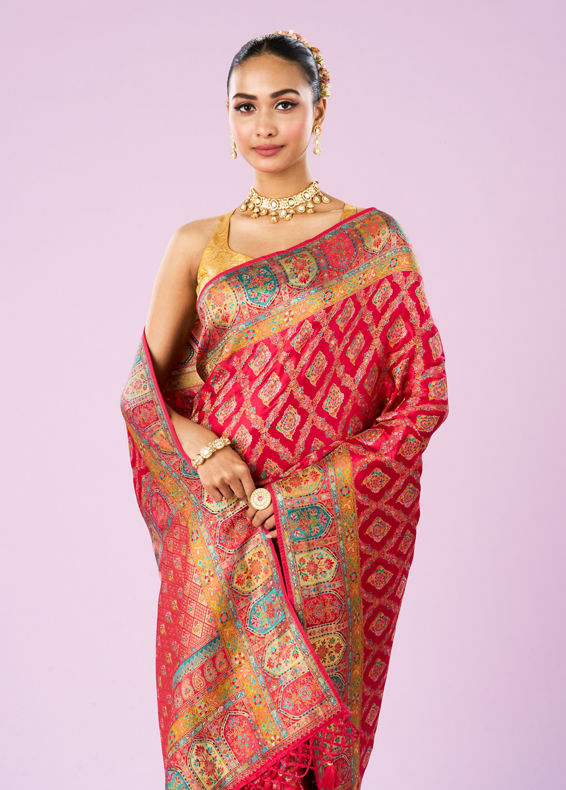 Mohey Women Elegance Overlaid Pink Saree
