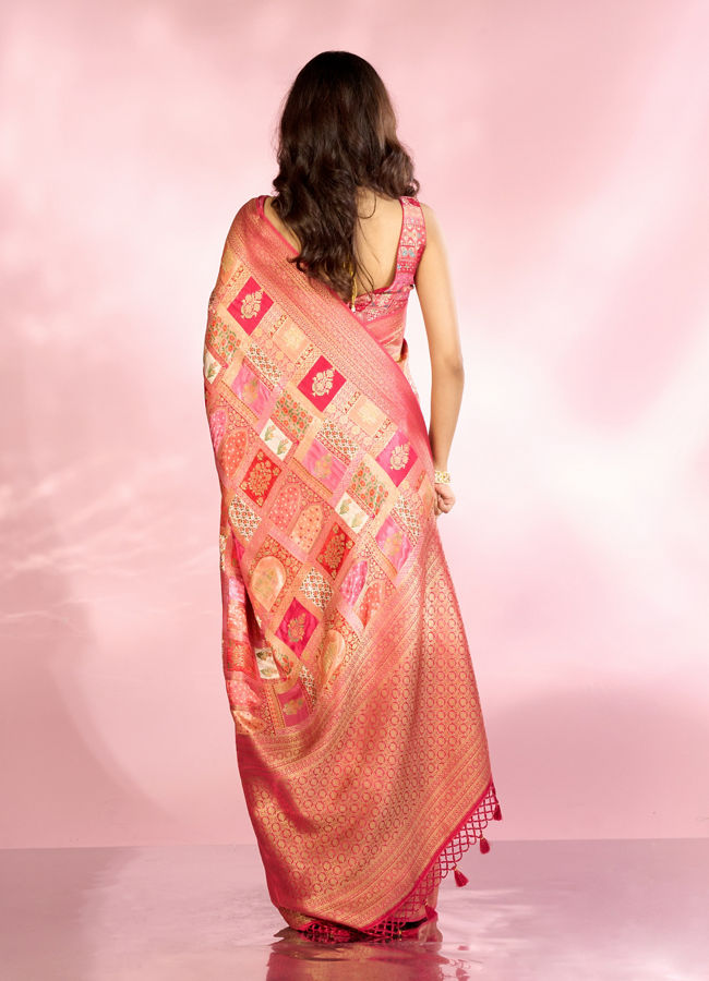 Mohey Women Ethereal Coral Charm Saree