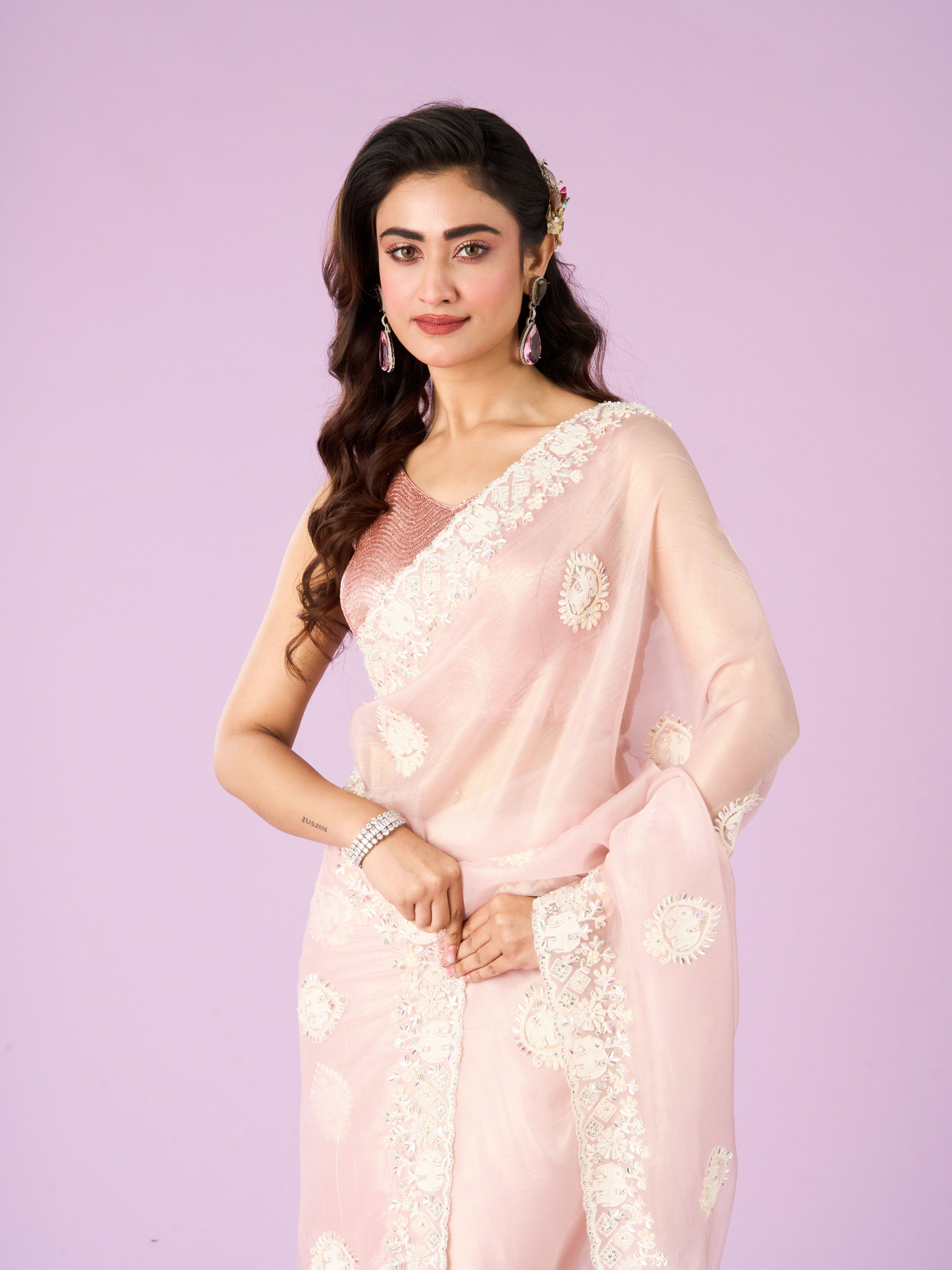 Mohey Women Pink Organza Saree Bliss