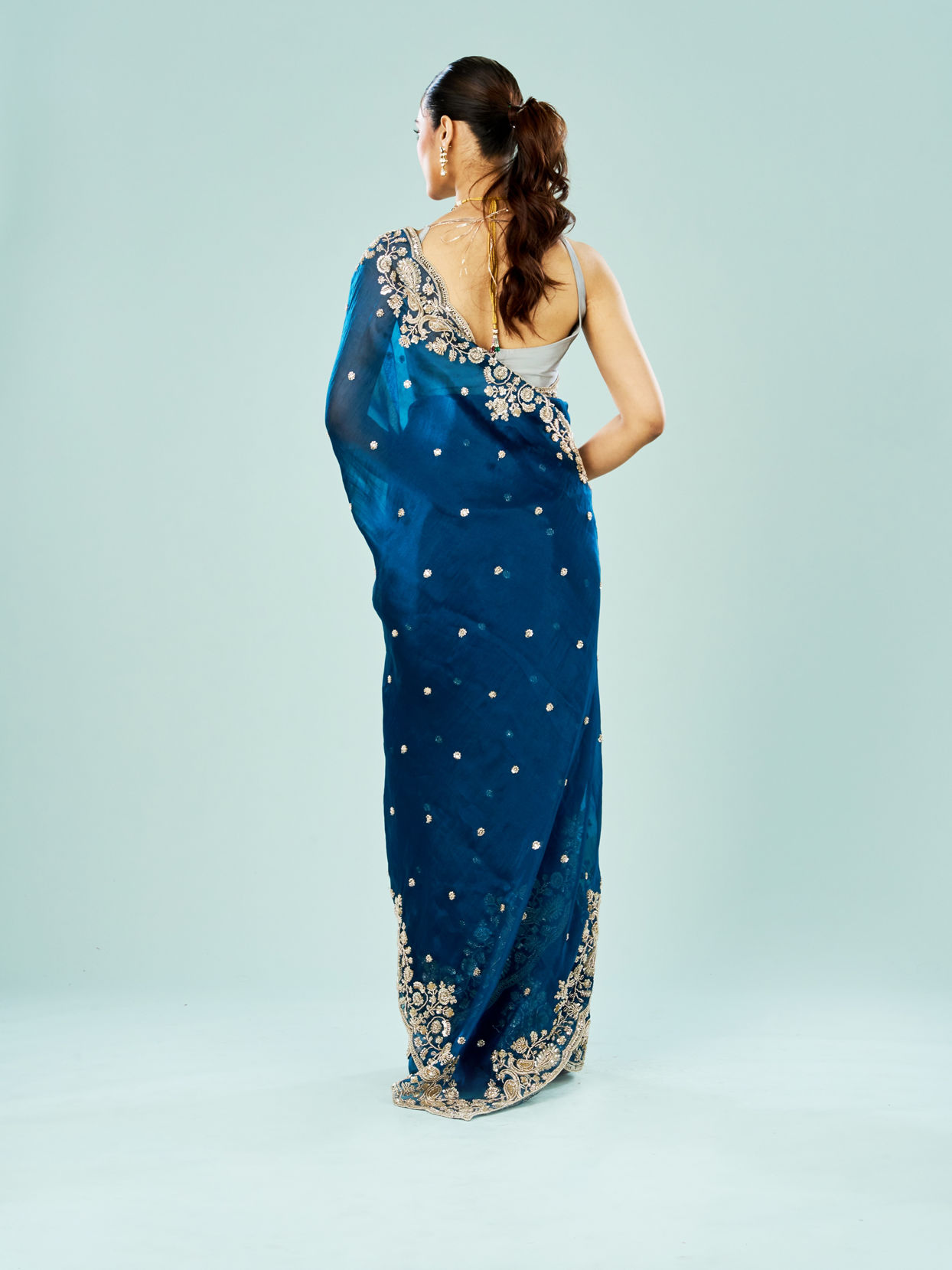 Mohey Women Indigo Starlet Organza Saree