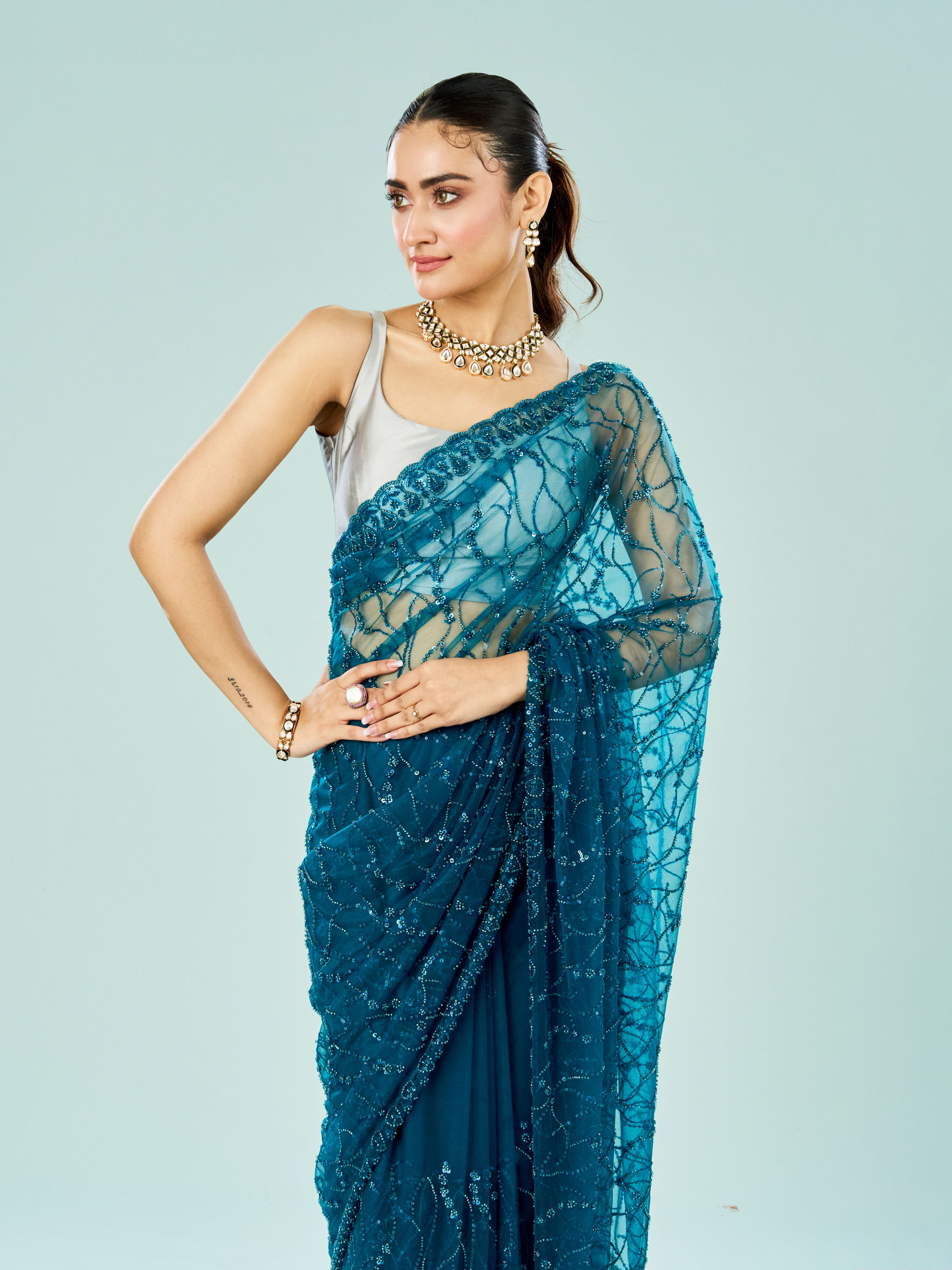 Mohey Women Blue Majesty Net Saree