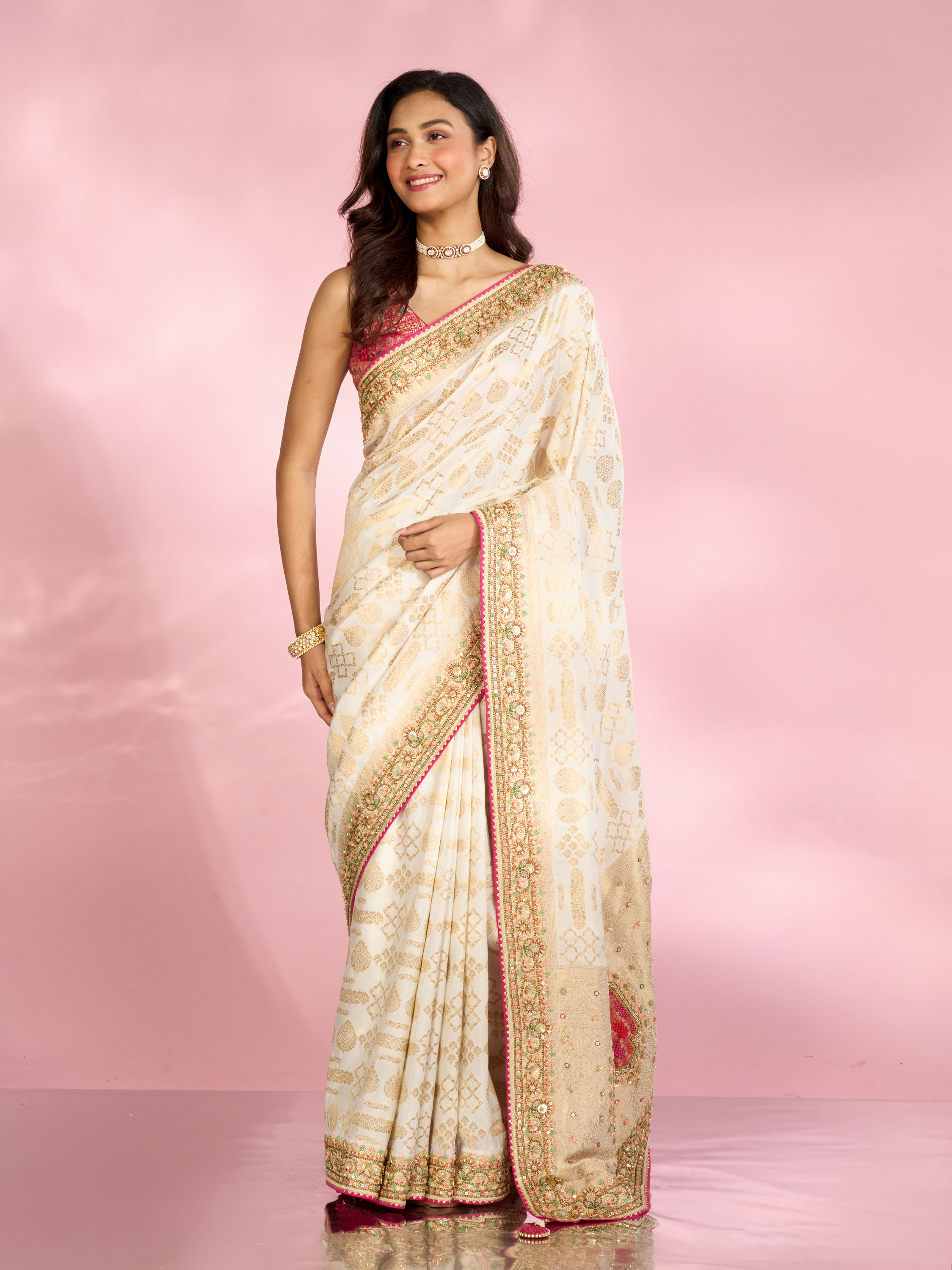 Mohey Women Elegant Cream Radiance Saree