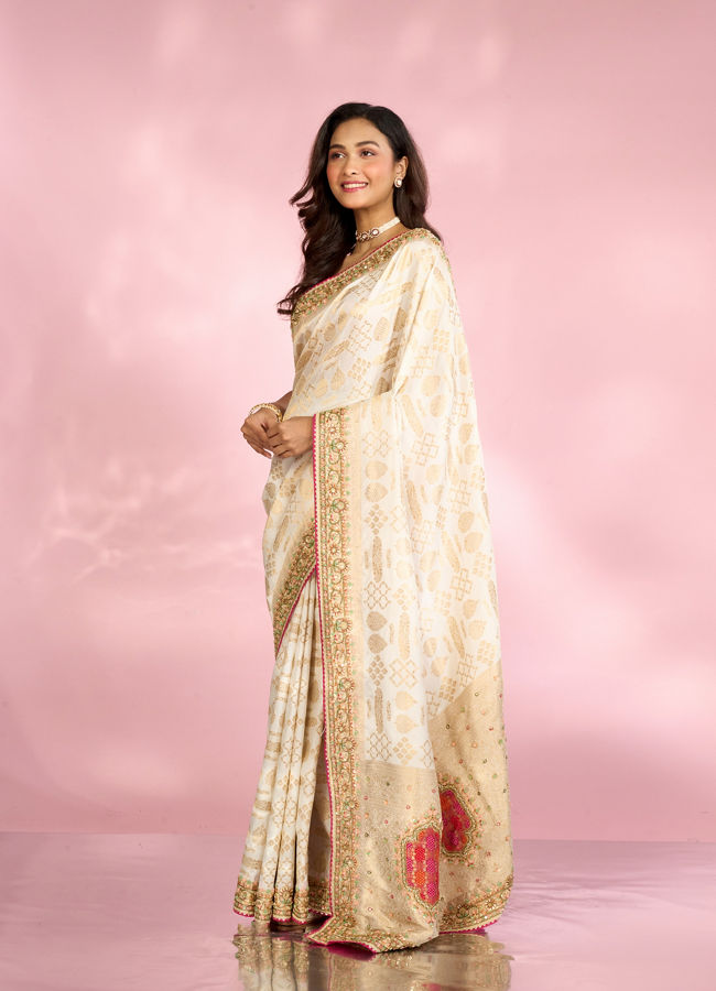 Mohey Women Elegant Cream Radiance Saree