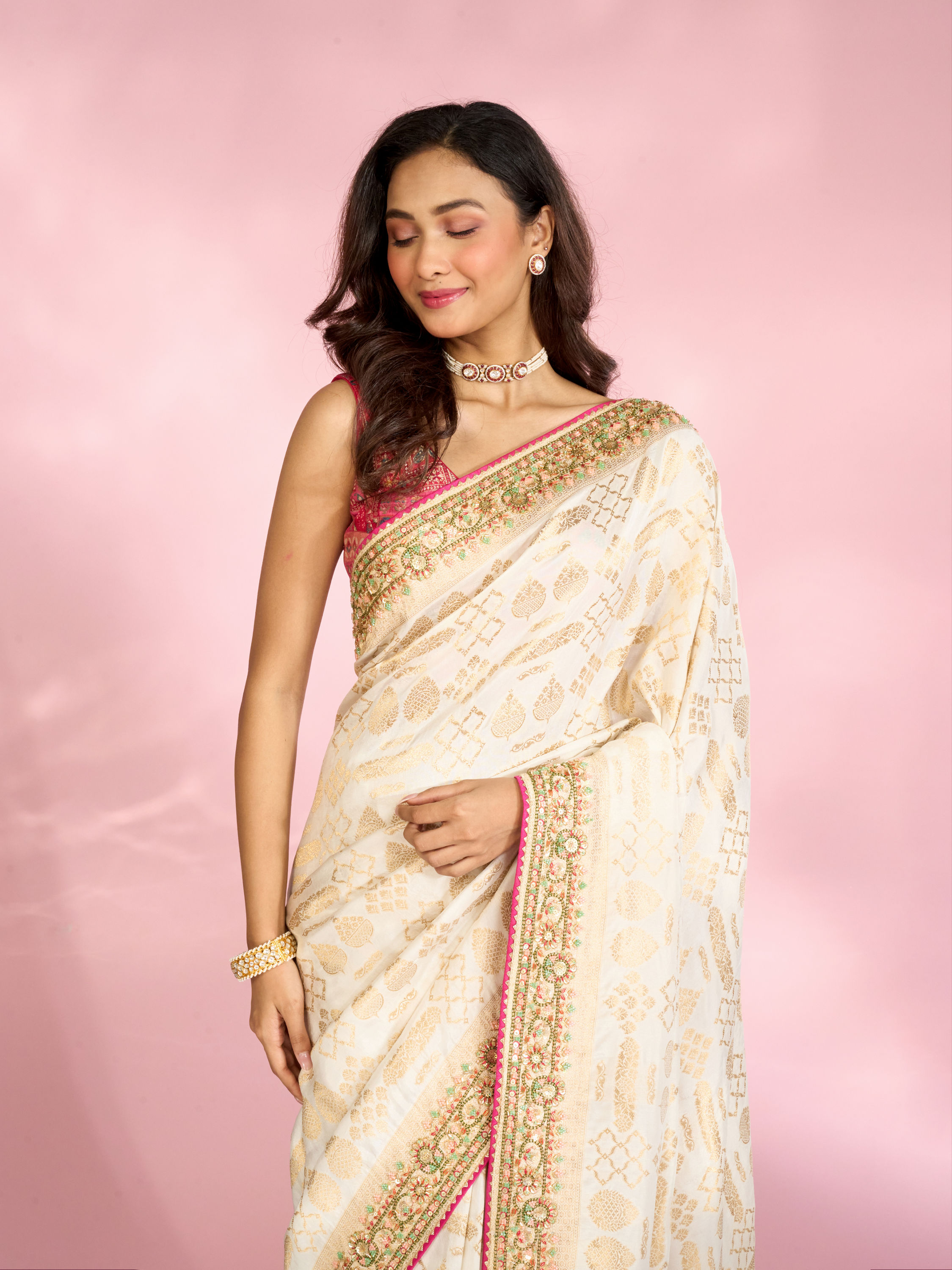 Mohey Women Elegant Cream Radiance Saree