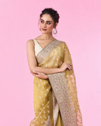 Mohey Women Emerald Green Elegance Saree