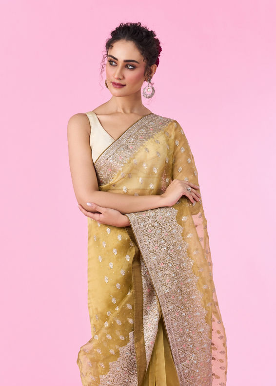 Mohey Women Emerald Green Elegance Saree