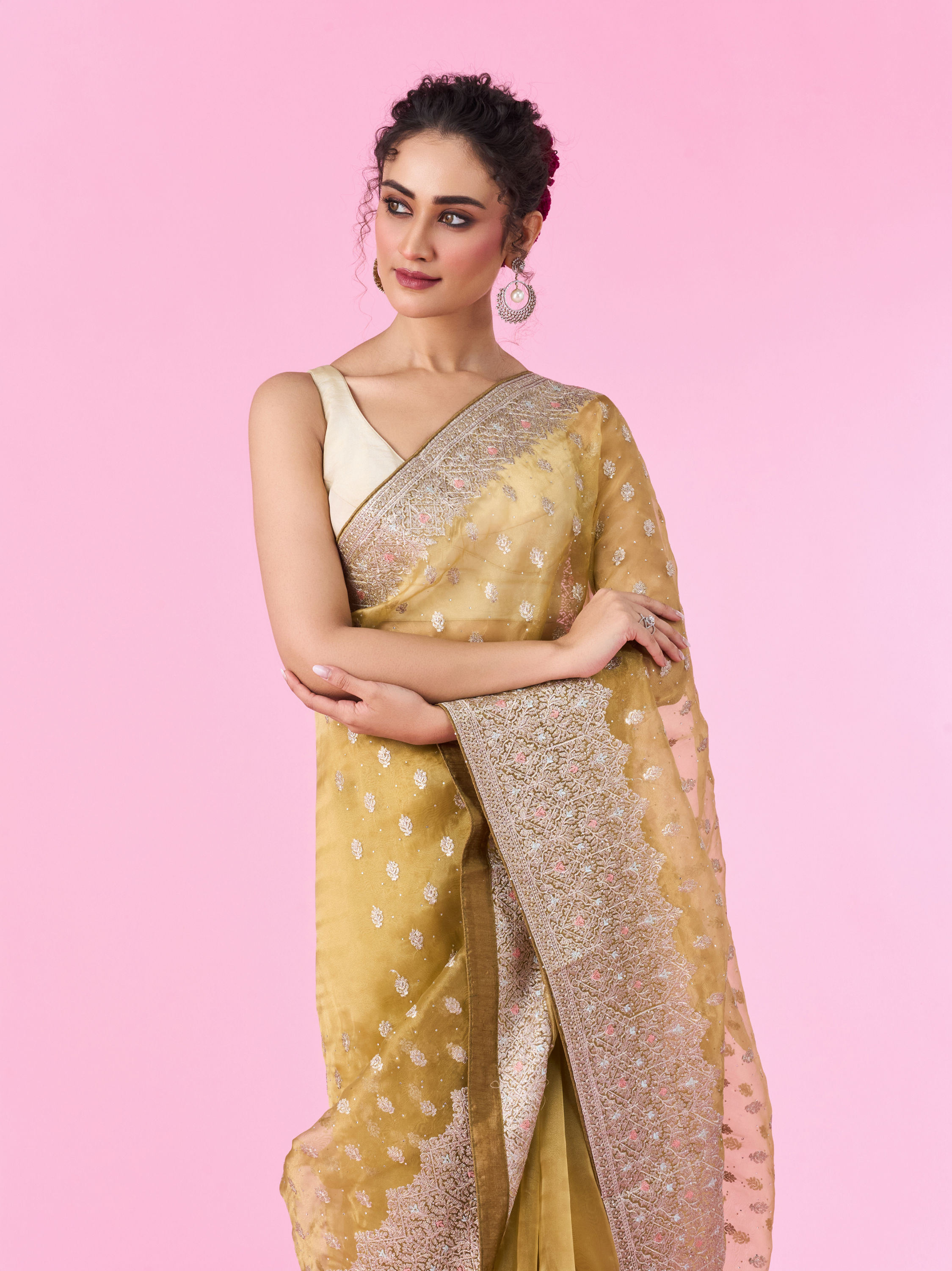 Mohey Women Emerald Green Elegance Saree