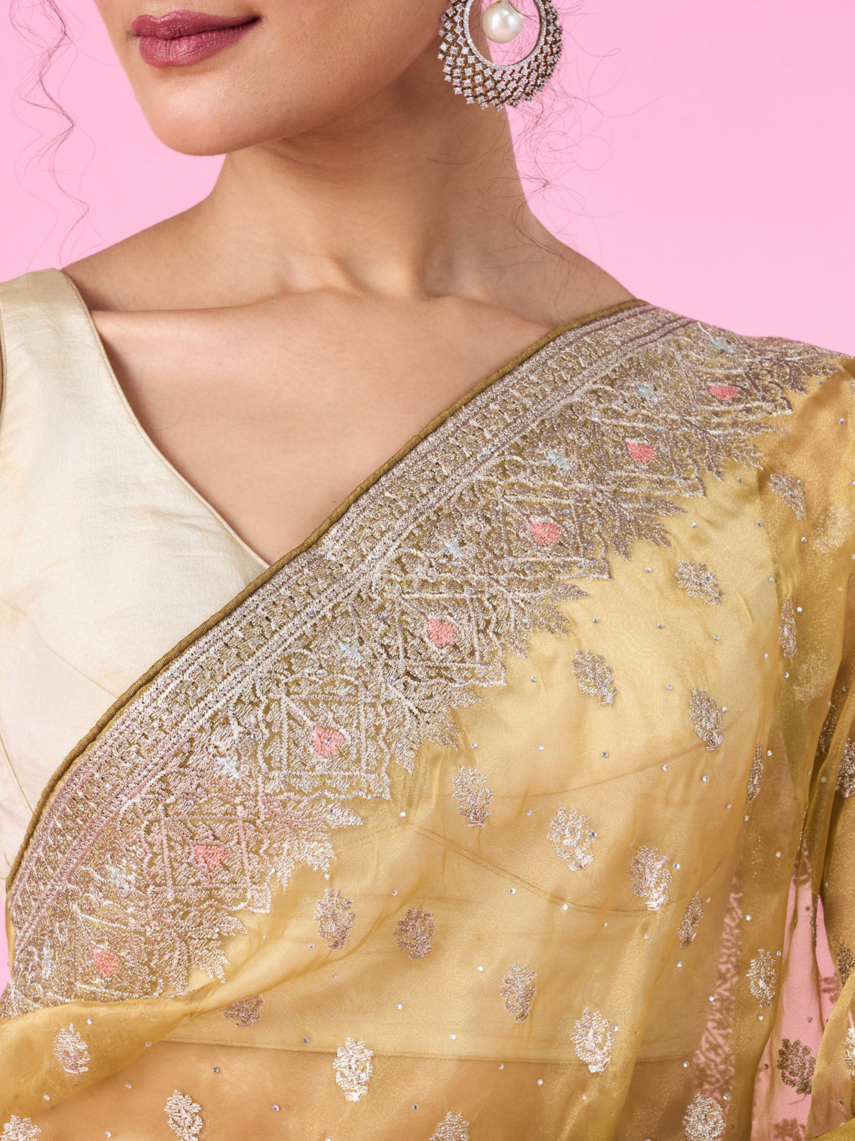 Mohey Women Emerald Green Elegance Saree