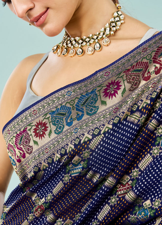 Mohey Women Indigo Blue Georgette Saree