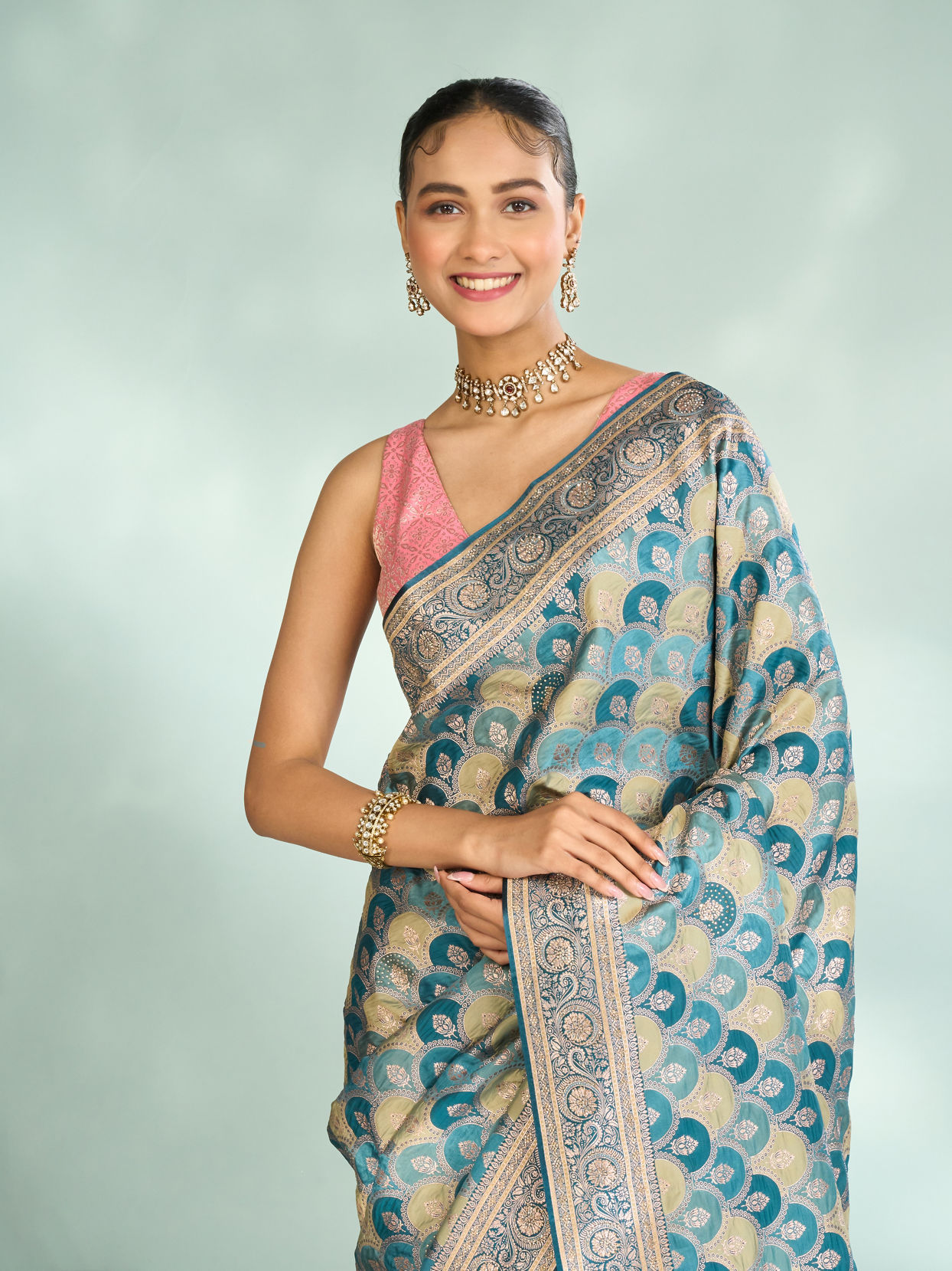 Mohey Women Eternal Elegance Blue Saree