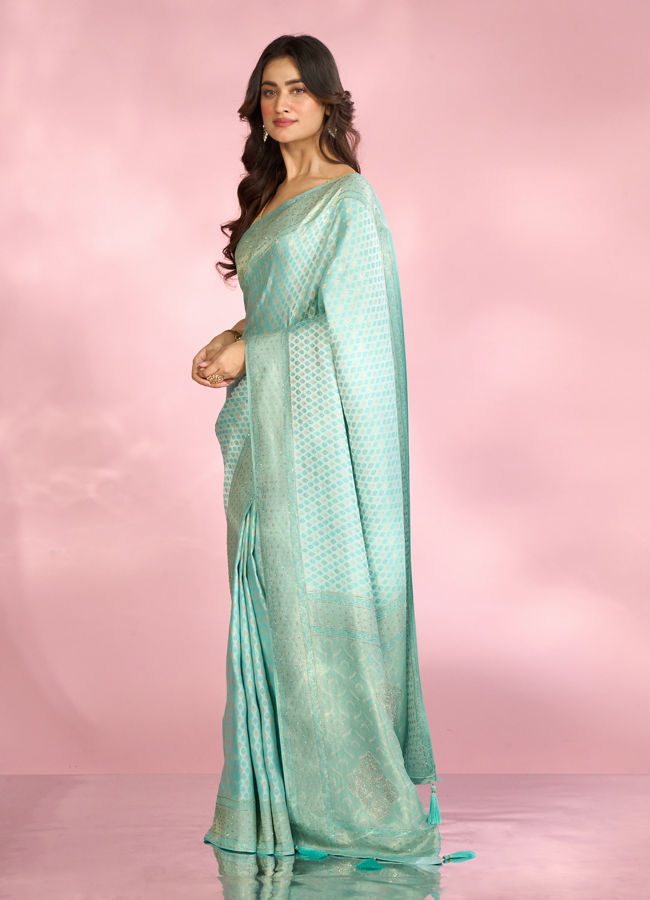 Mohey Women Lustrous Light Blue Silk Saree