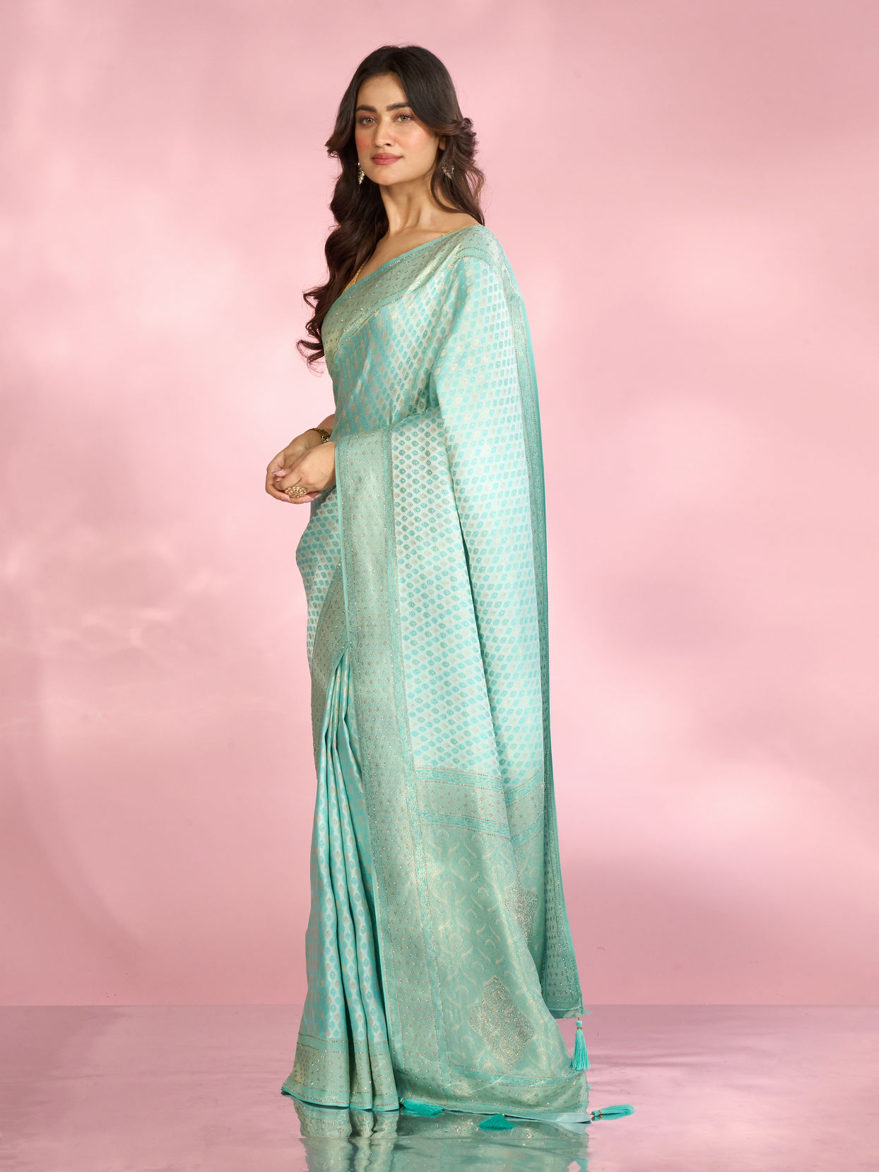 Mohey Women Lustrous Light Blue Silk Saree