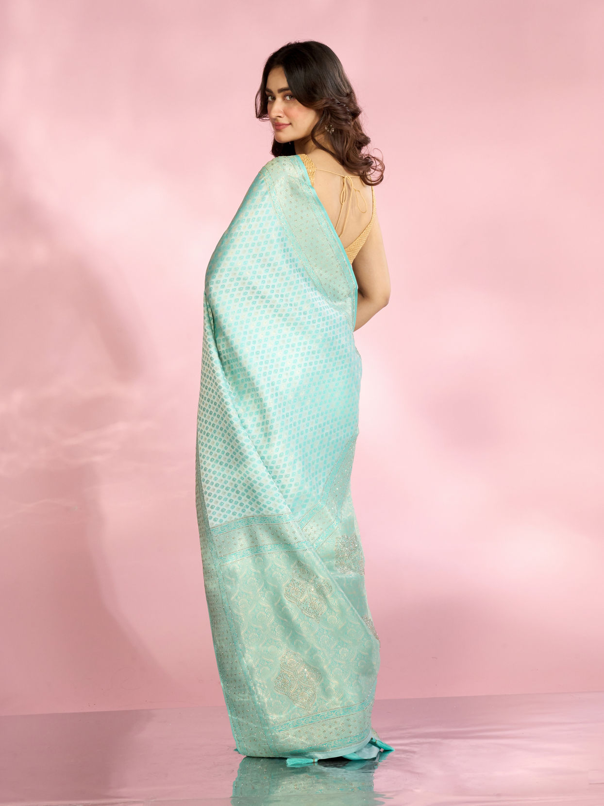 Mohey Women Lustrous Light Blue Silk Saree