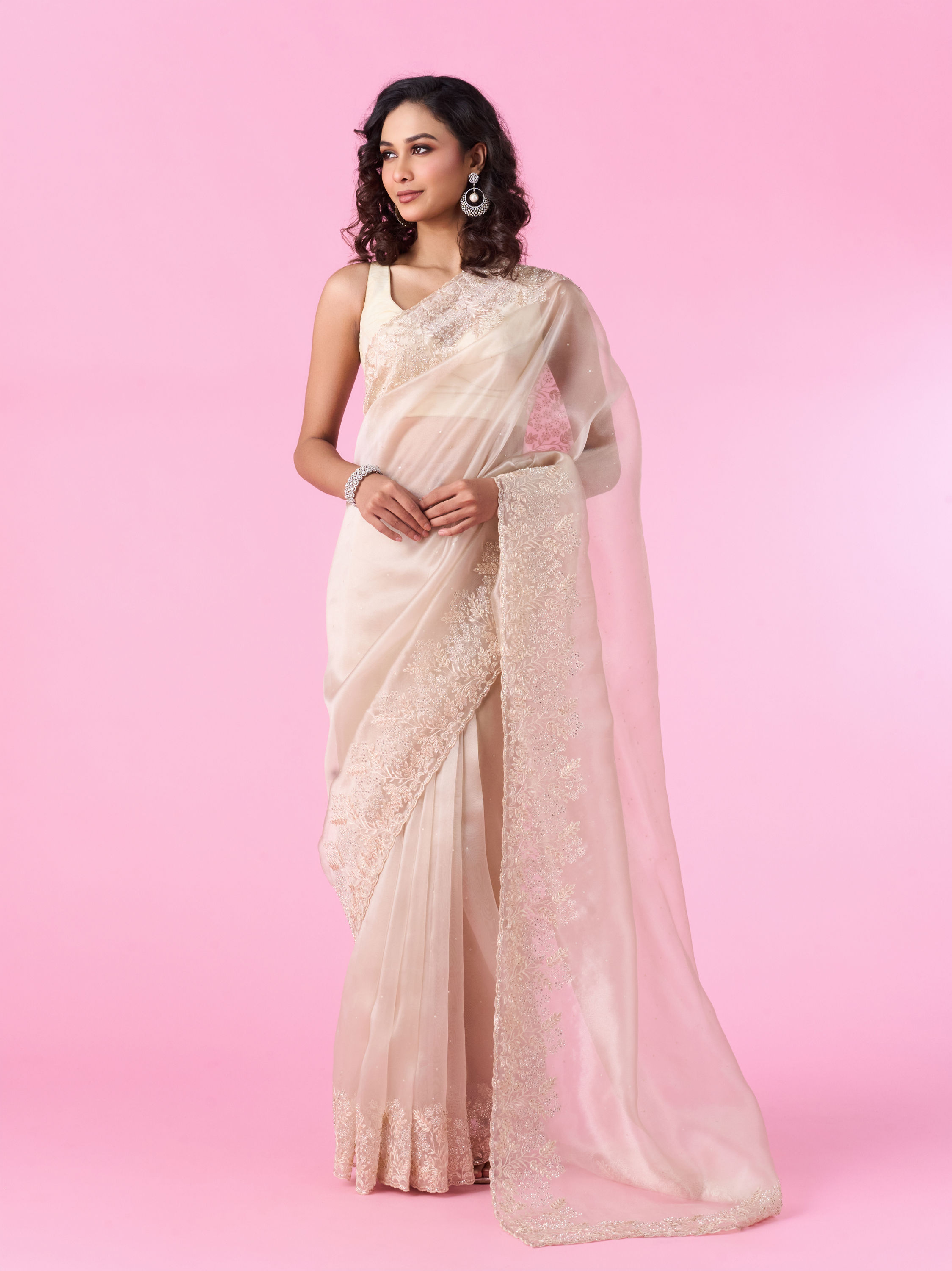 Mohey Women Enchanting Organza Cream Saree