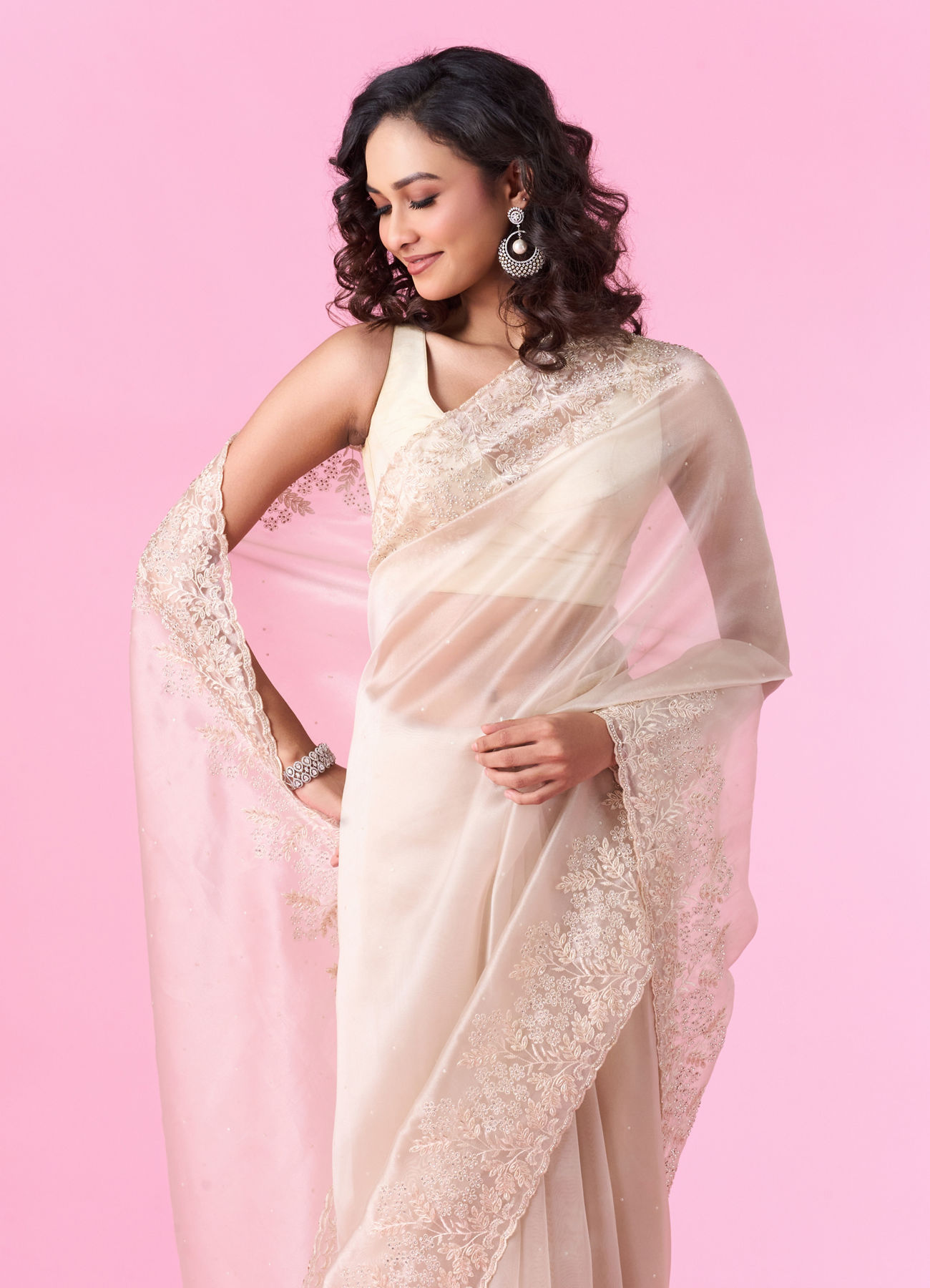 Mohey Women Enchanting Organza Cream Saree