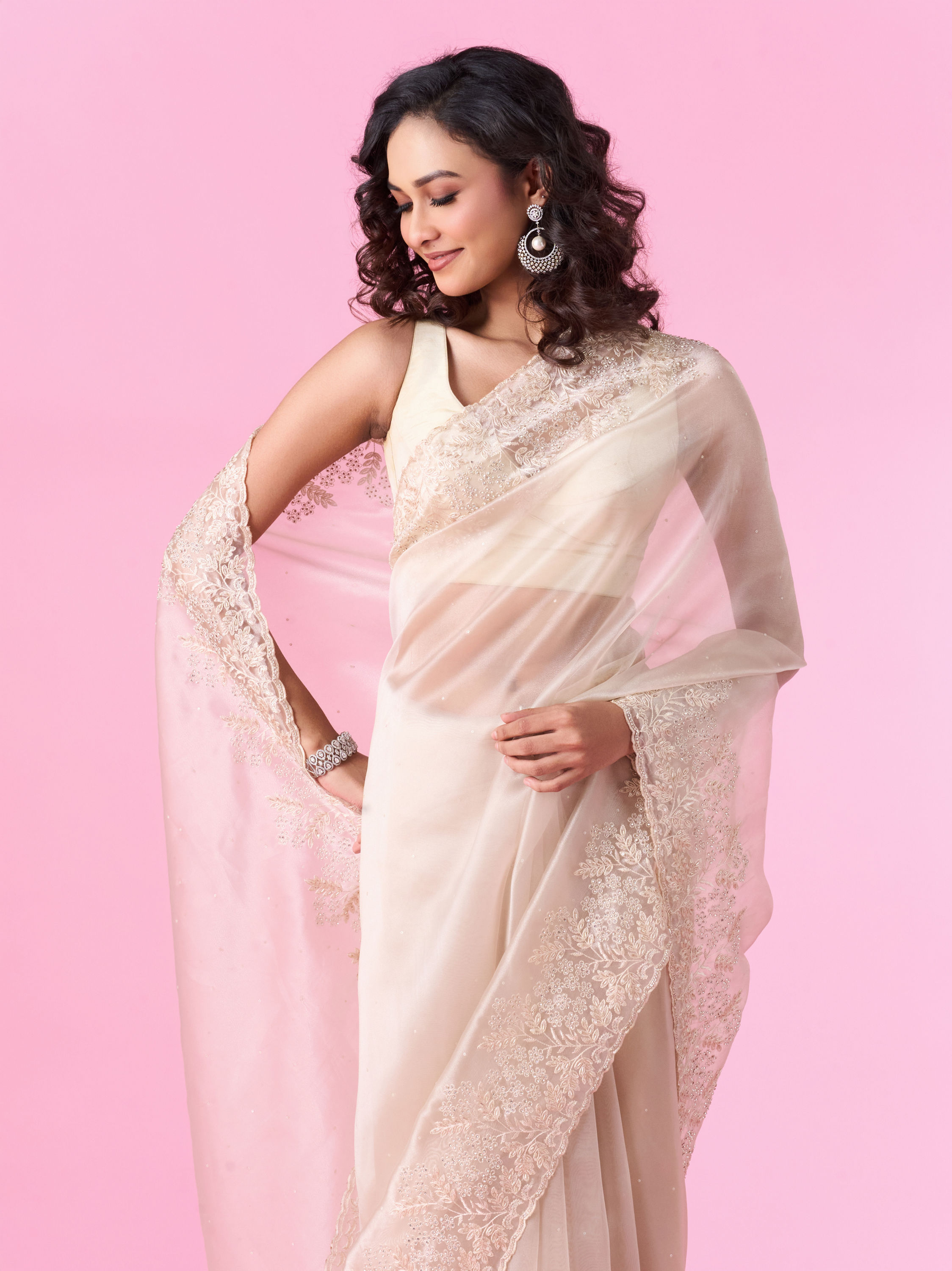 Mohey Women Enchanting Organza Cream Saree