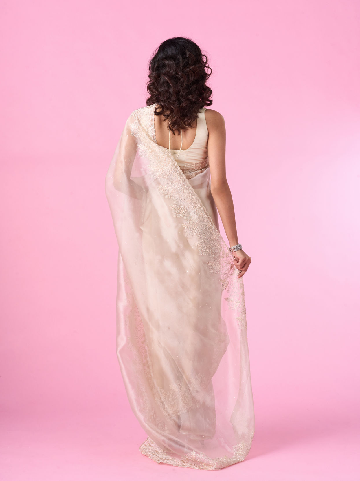 Mohey Women Enchanting Organza Cream Saree