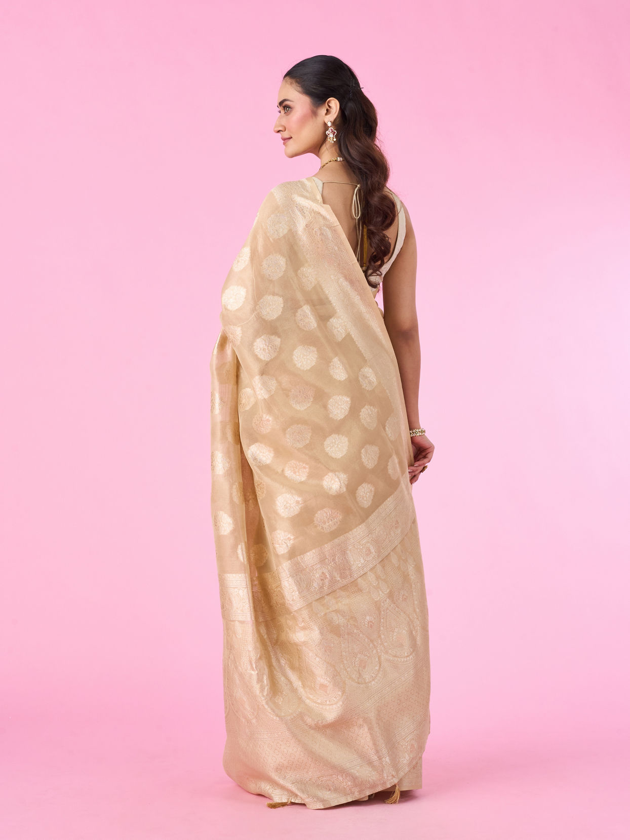 Mohey Women Beige Elegance Saree