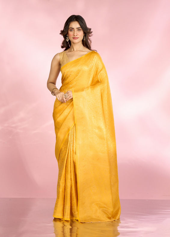 Mohey Women Radiant Yellow Saree
