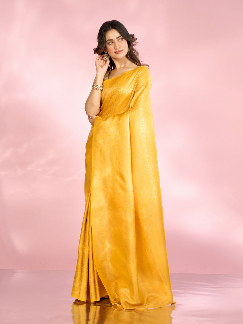 Mohey Women Radiant Yellow Saree
