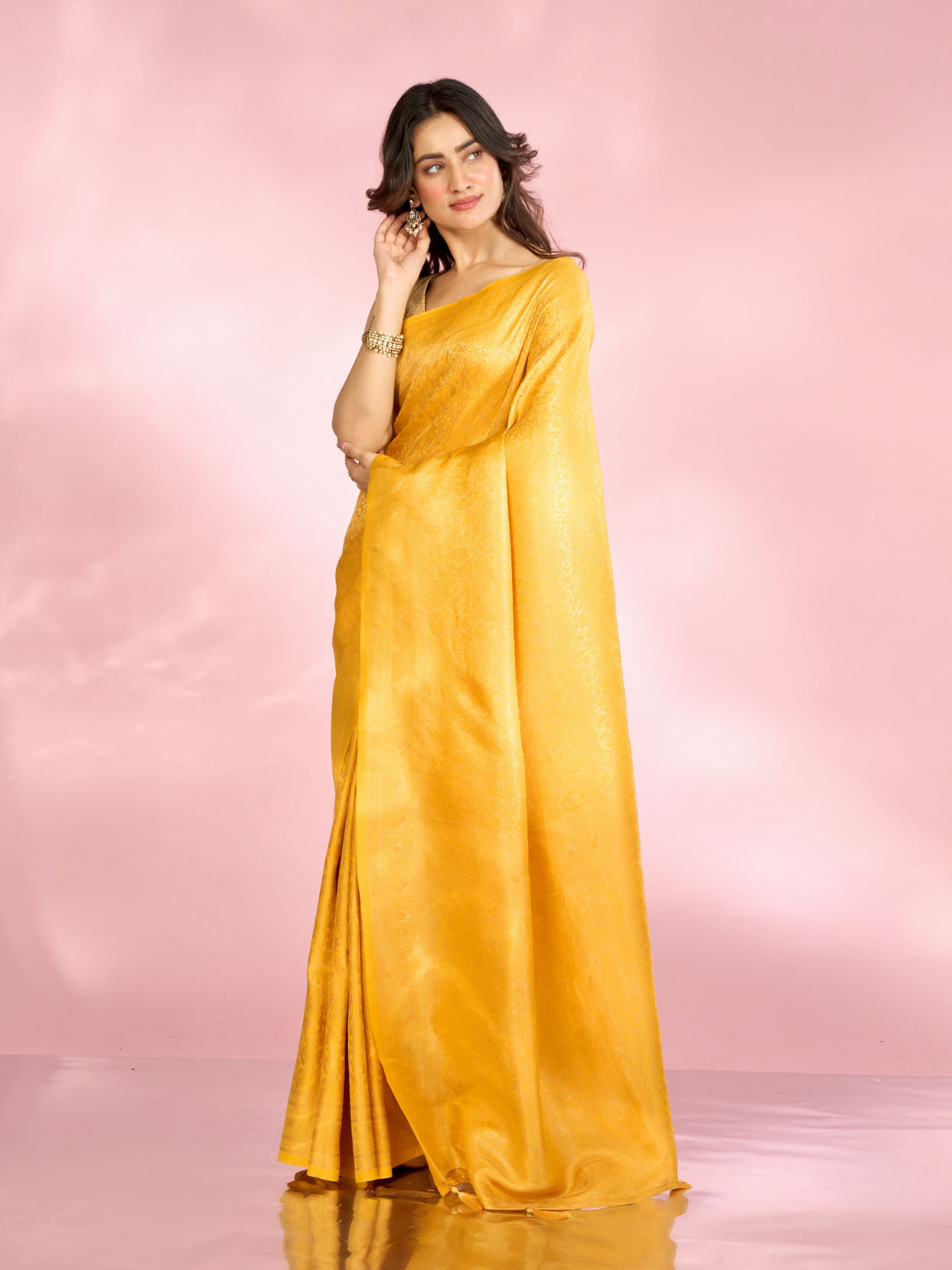 Mohey Women Radiant Yellow Saree