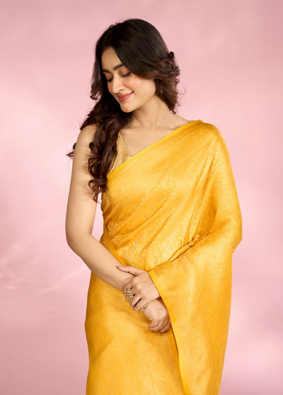 Mohey Women Radiant Yellow Saree