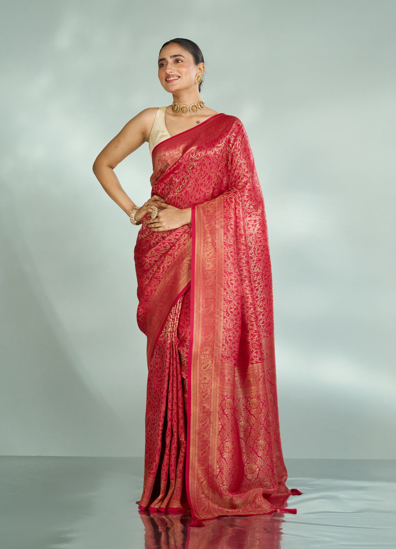 Mohey Women Ravishing Pink Saree