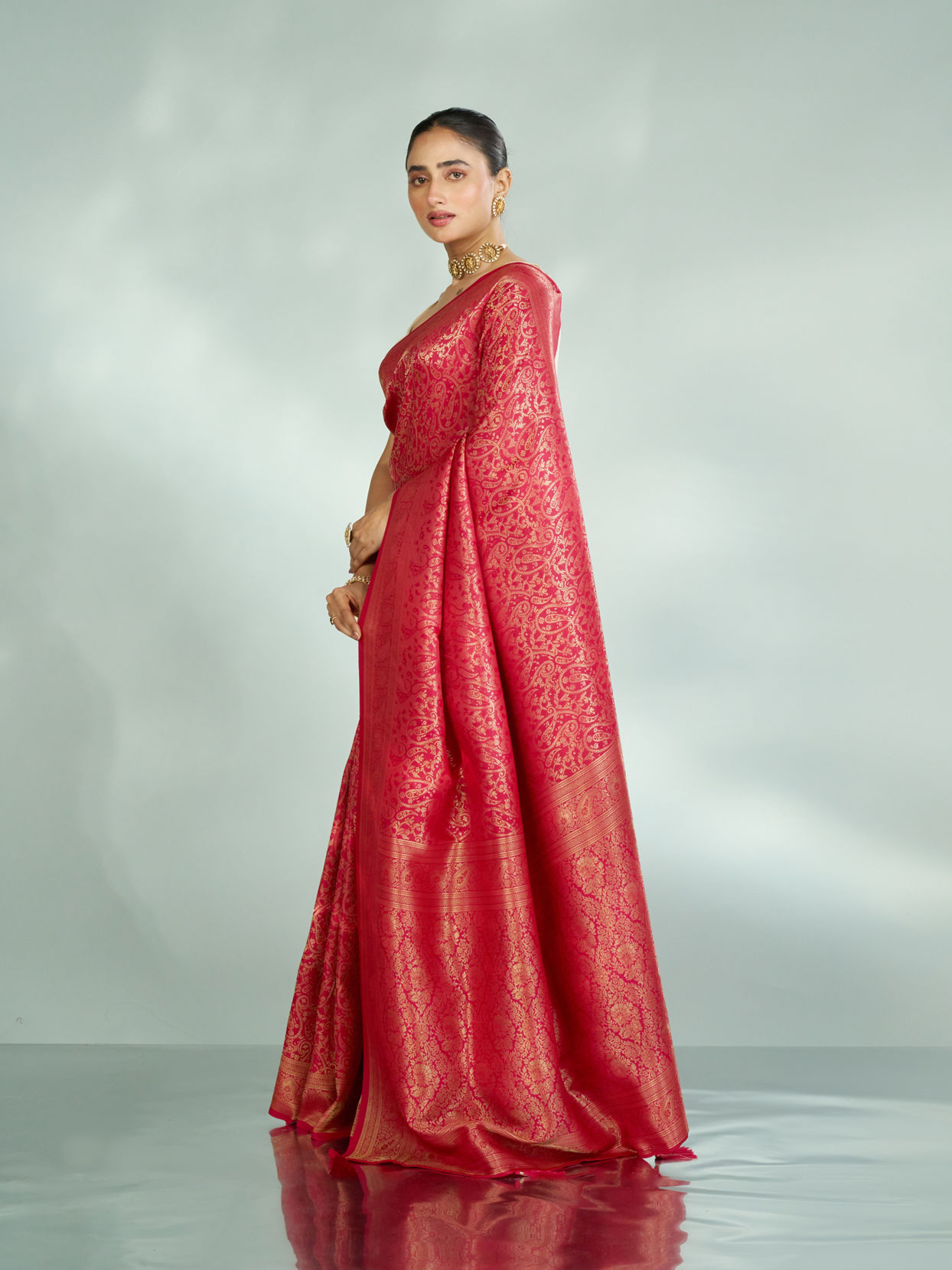 Mohey Women Ravishing Pink Saree