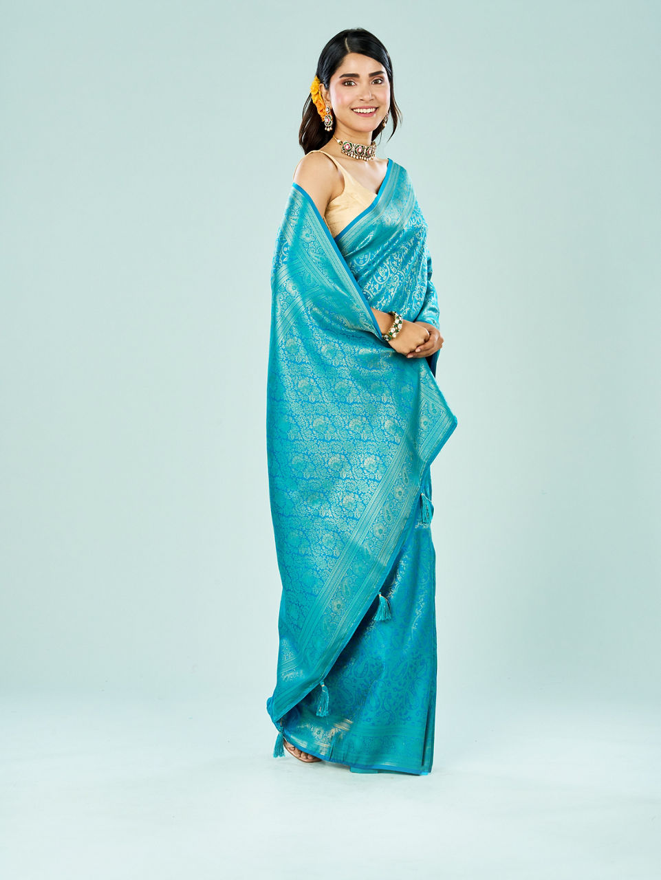 Mohey Women Elegant Blue Saree with Unstitch Blouse