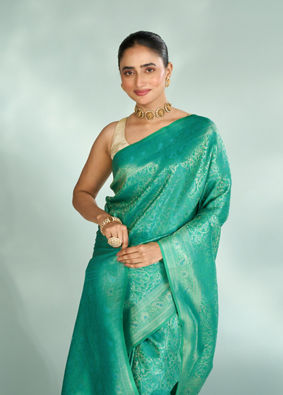 Mohey Women Luscious Rama Green Saree