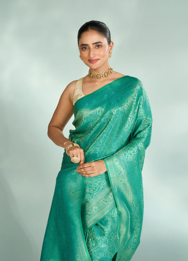 Mohey Women Luscious Rama Green Saree
