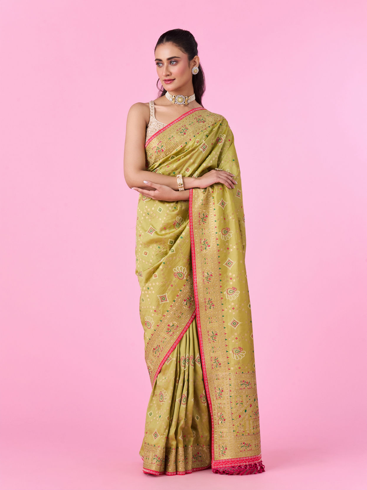 Mohey Women Gleaming Green Elegance Saree